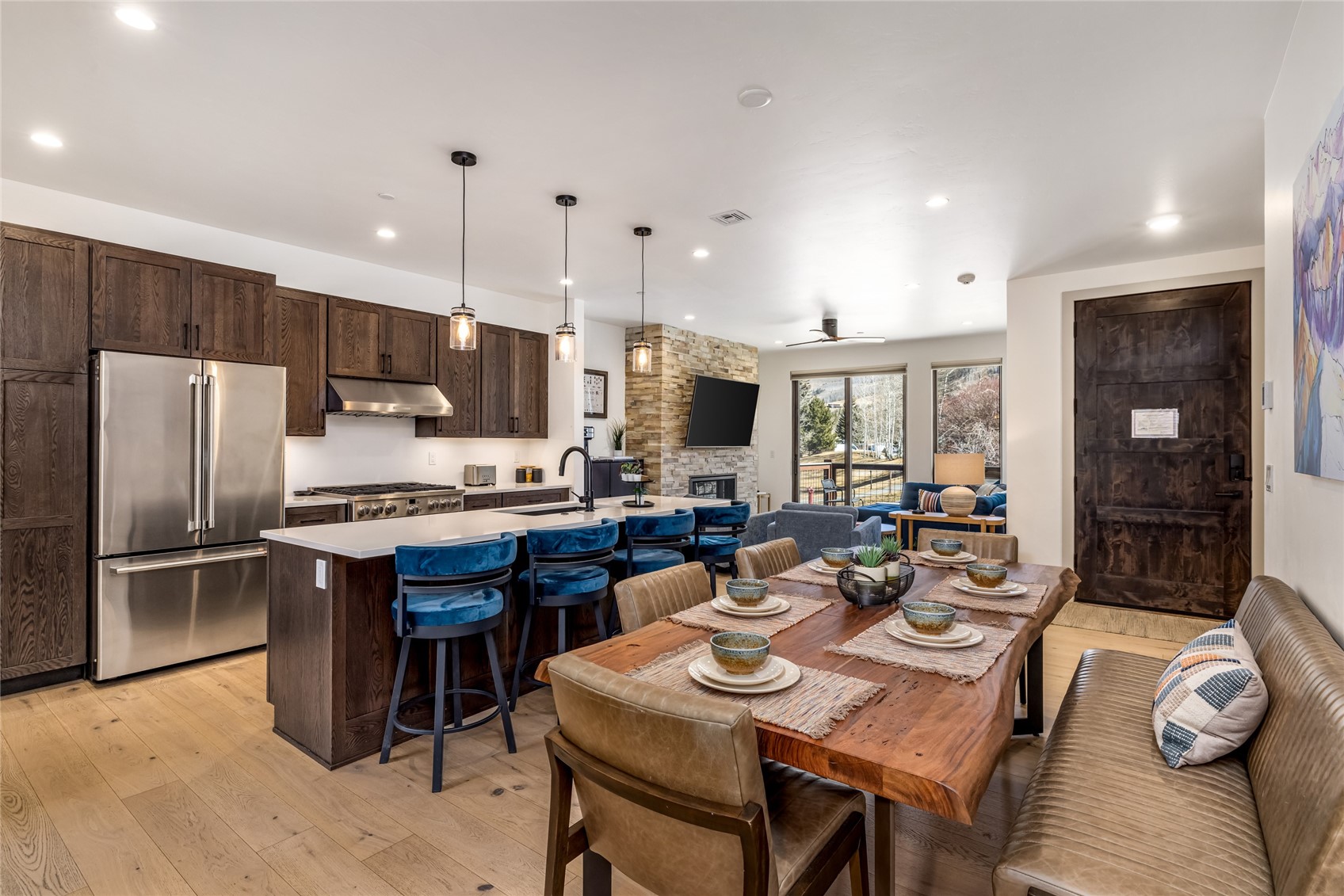 557 Center CIRCLE C2