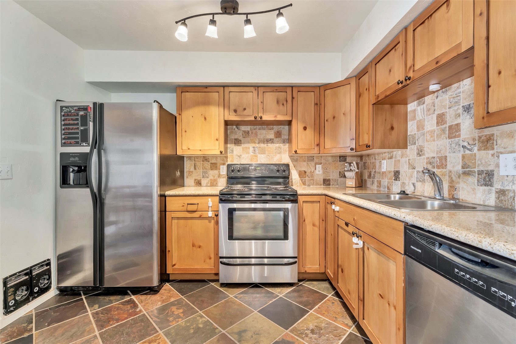 23035 Schussmark Trail B Property Photo 5