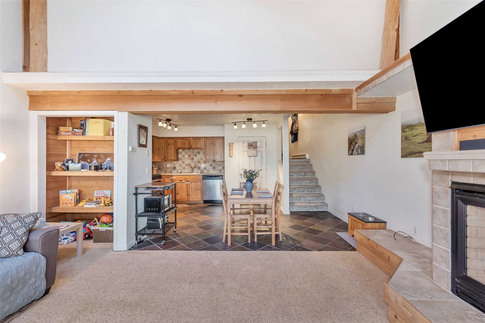 23035 Schussmark Trail B Property Photo 10
