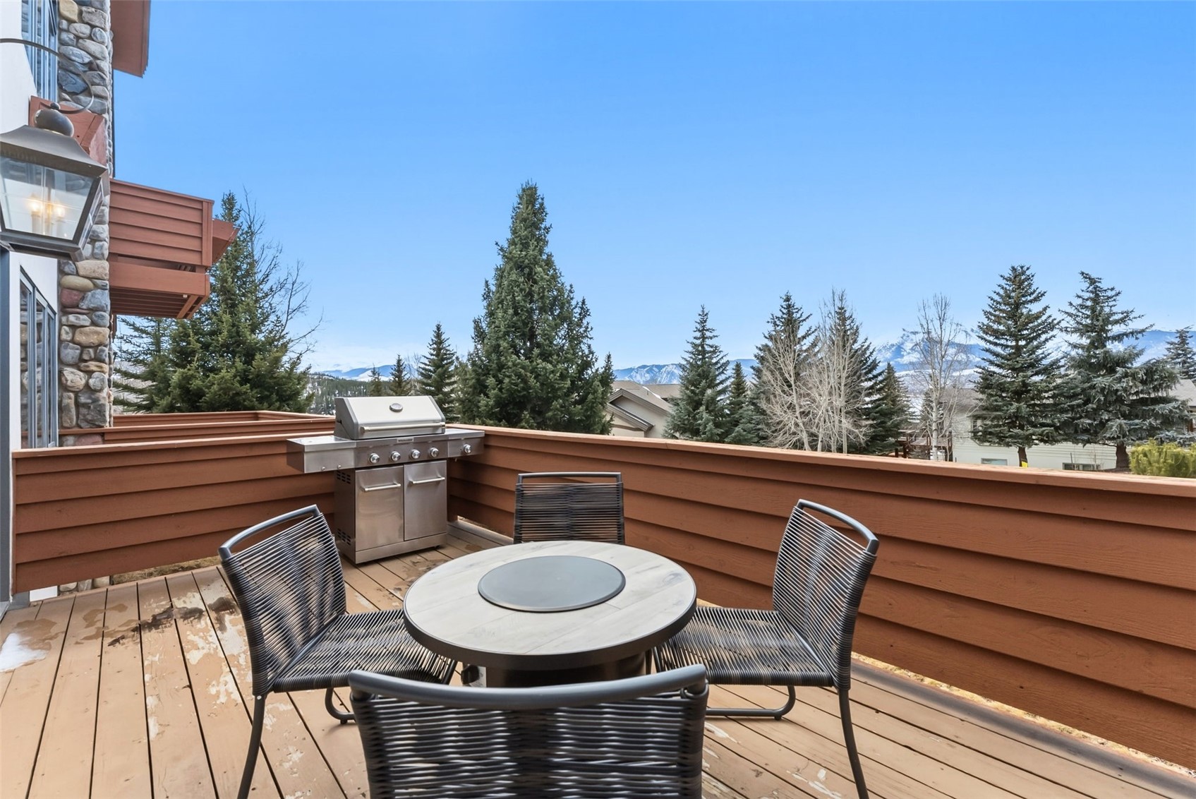 454 Ensign Drive B Property Photo 6