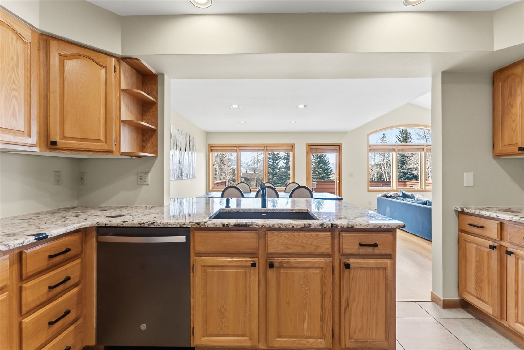 454 Ensign Drive B Property Photo 11