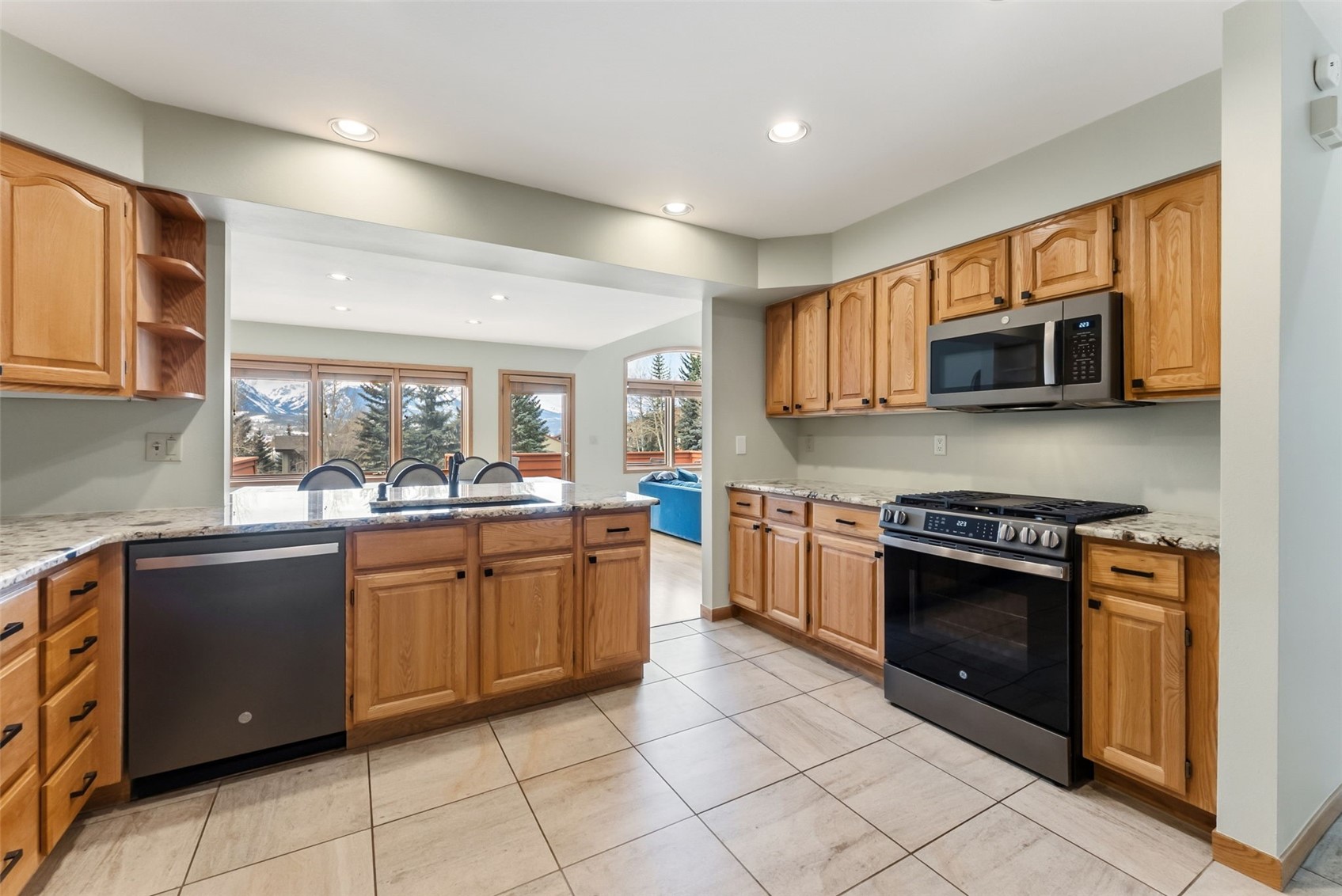 454 Ensign Drive B Property Photo 12
