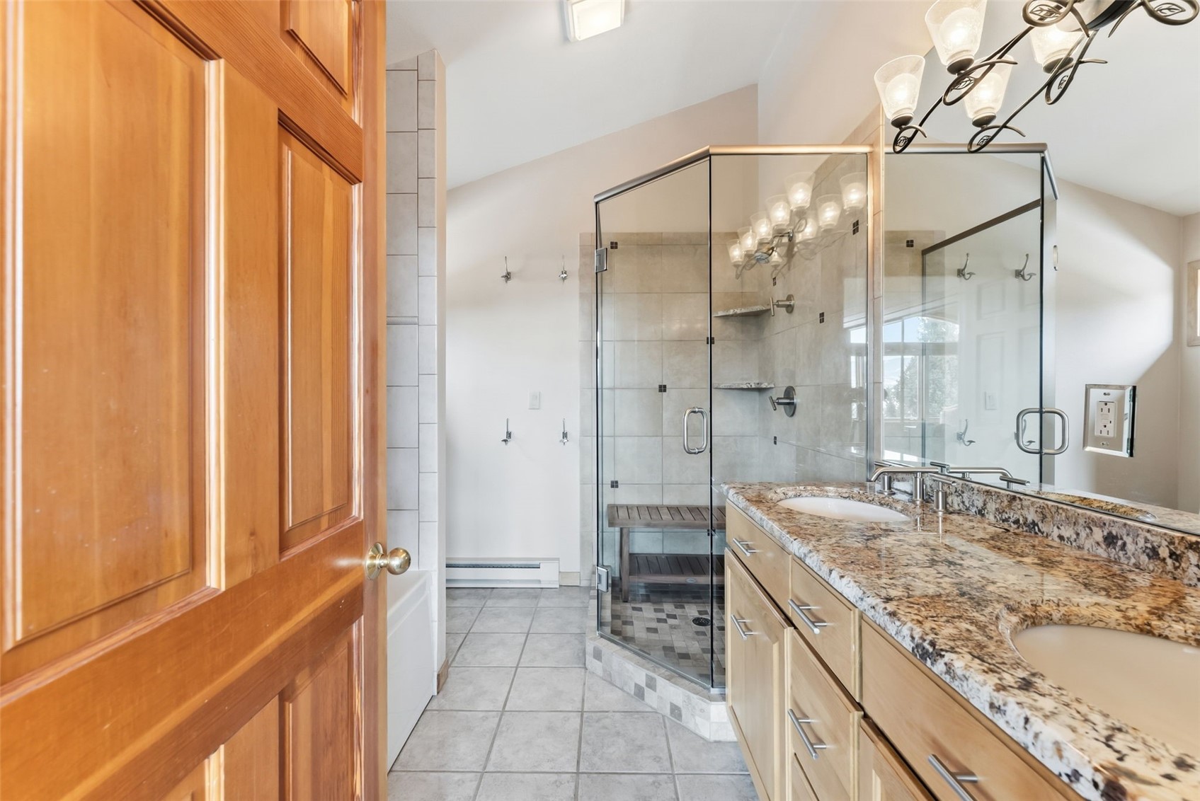 454 Ensign Drive B Property Photo 18