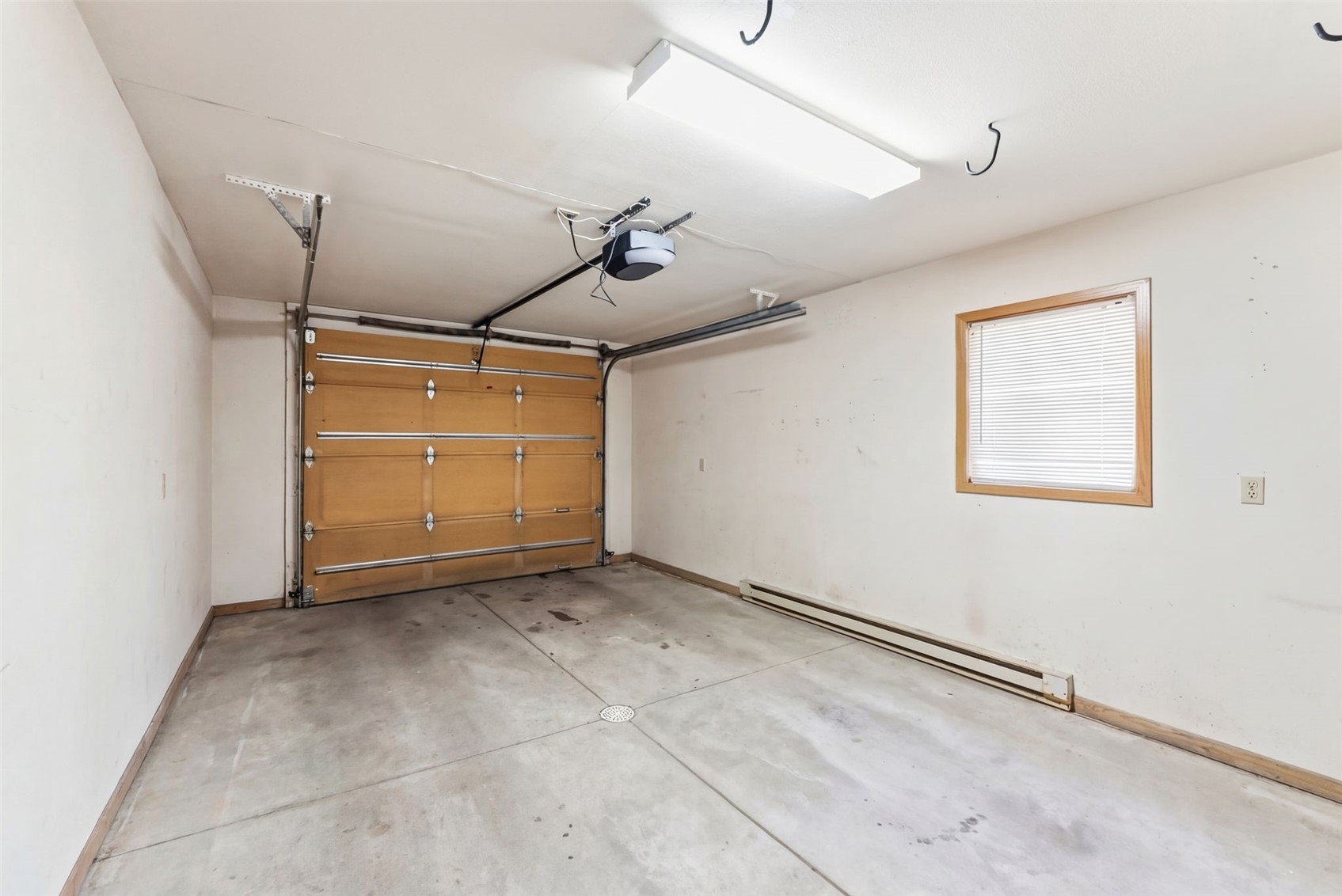 454 Ensign Drive B Property Photo 24