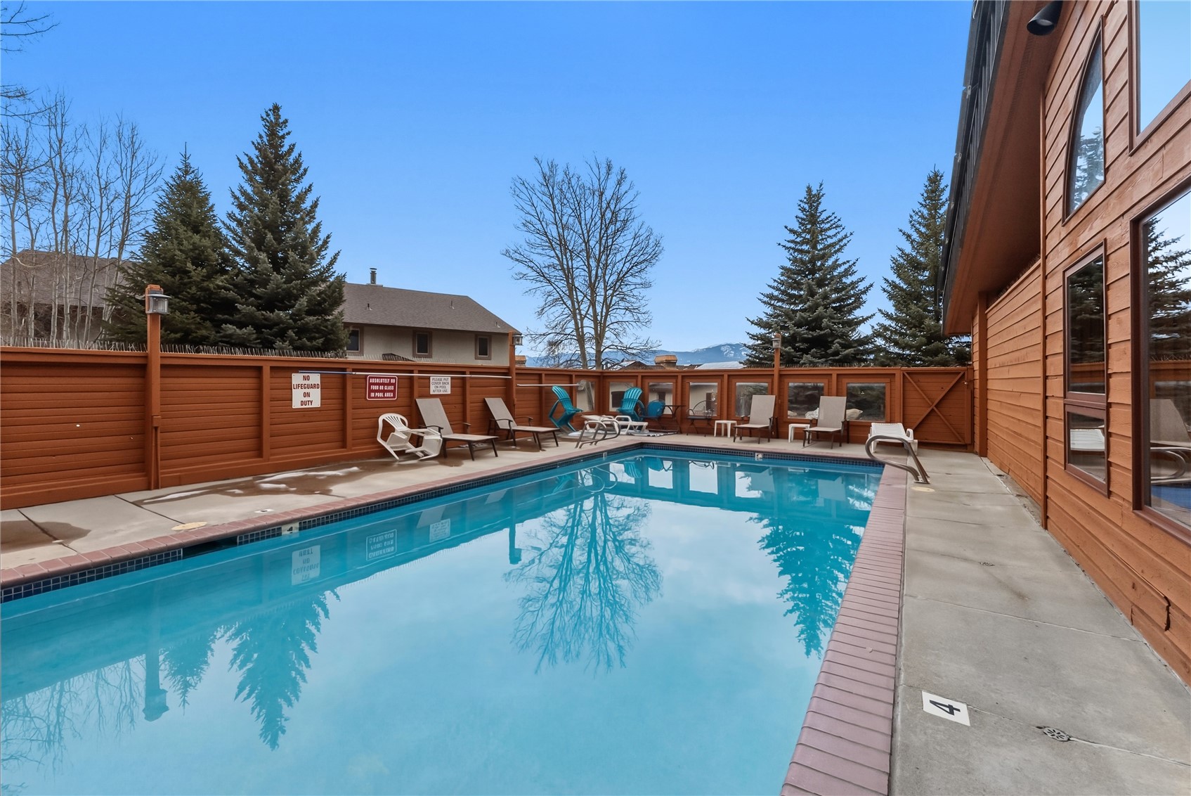 454 Ensign Drive B Property Photo 25
