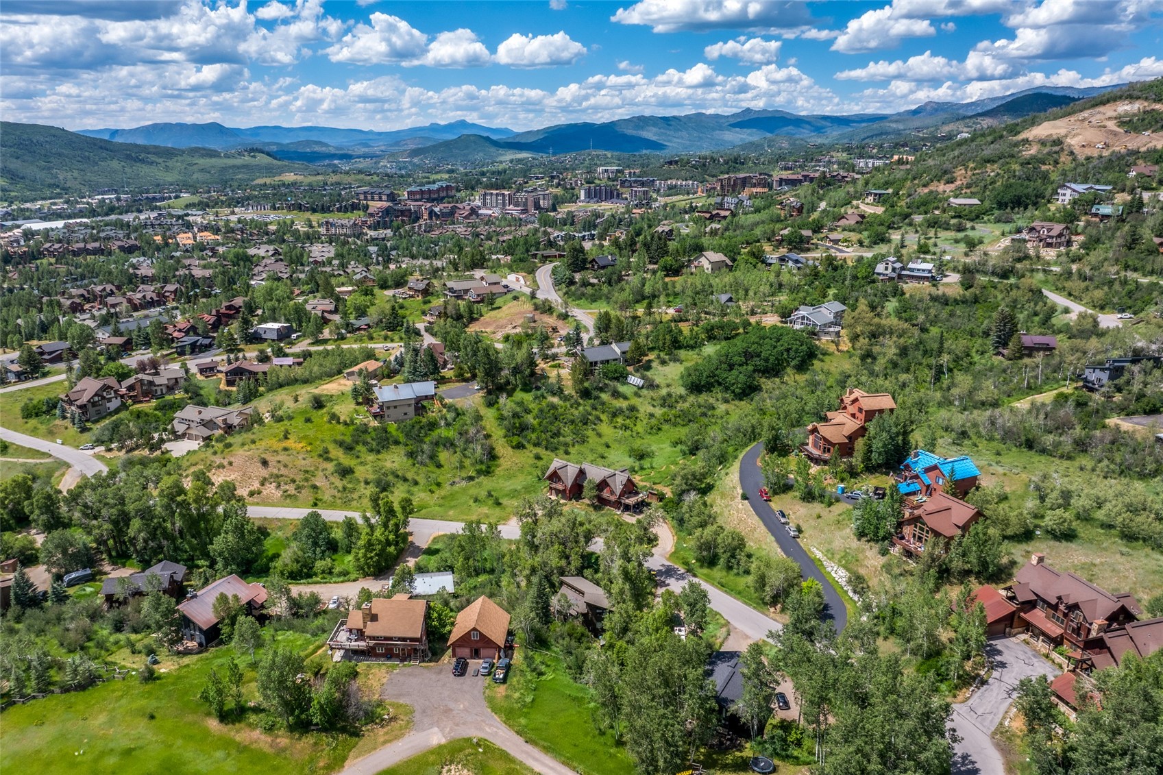 2550-2552 Val Disere Circle Property Photo 2