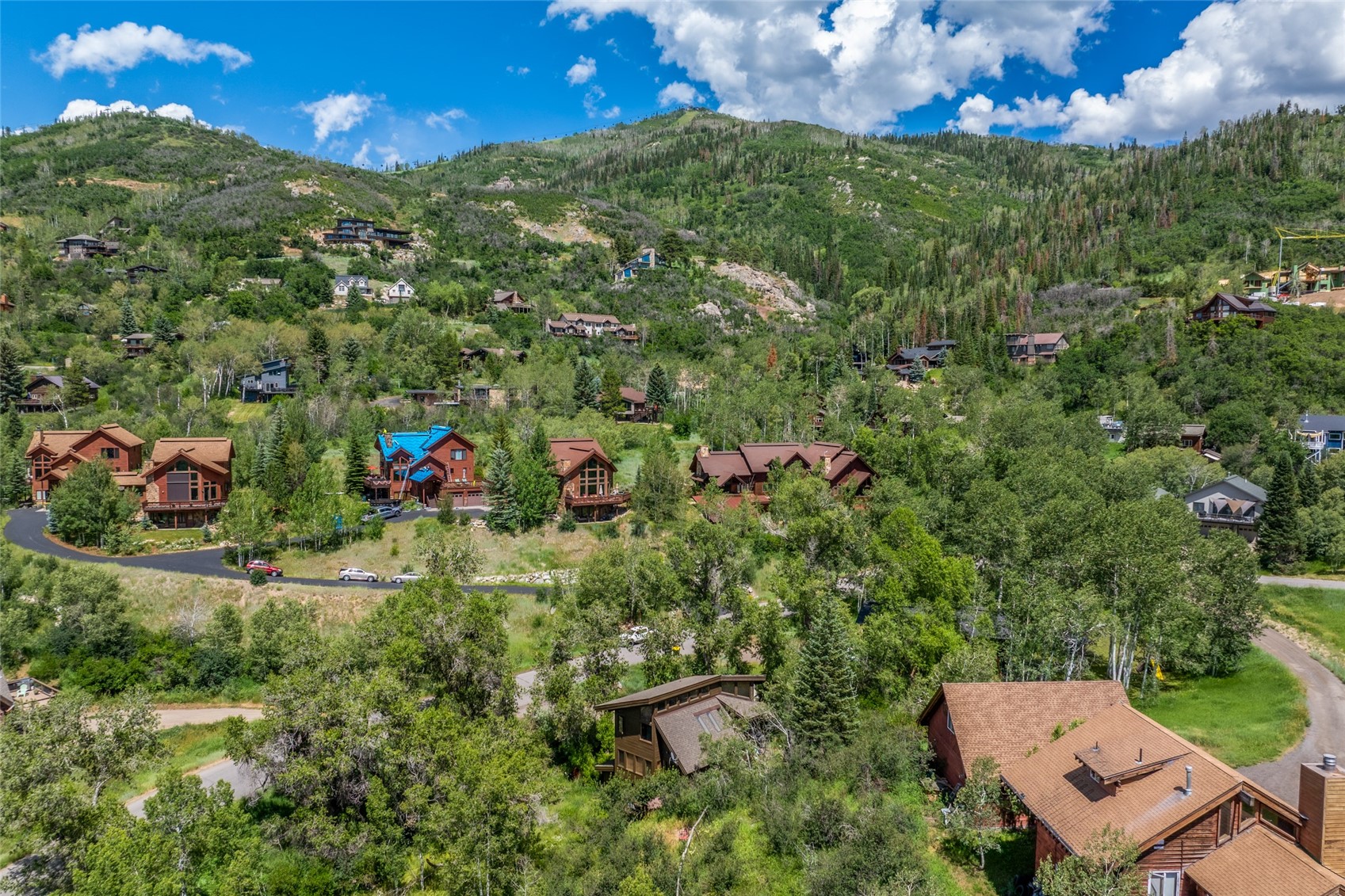 2550-2552 Val Disere Circle Property Photo 4