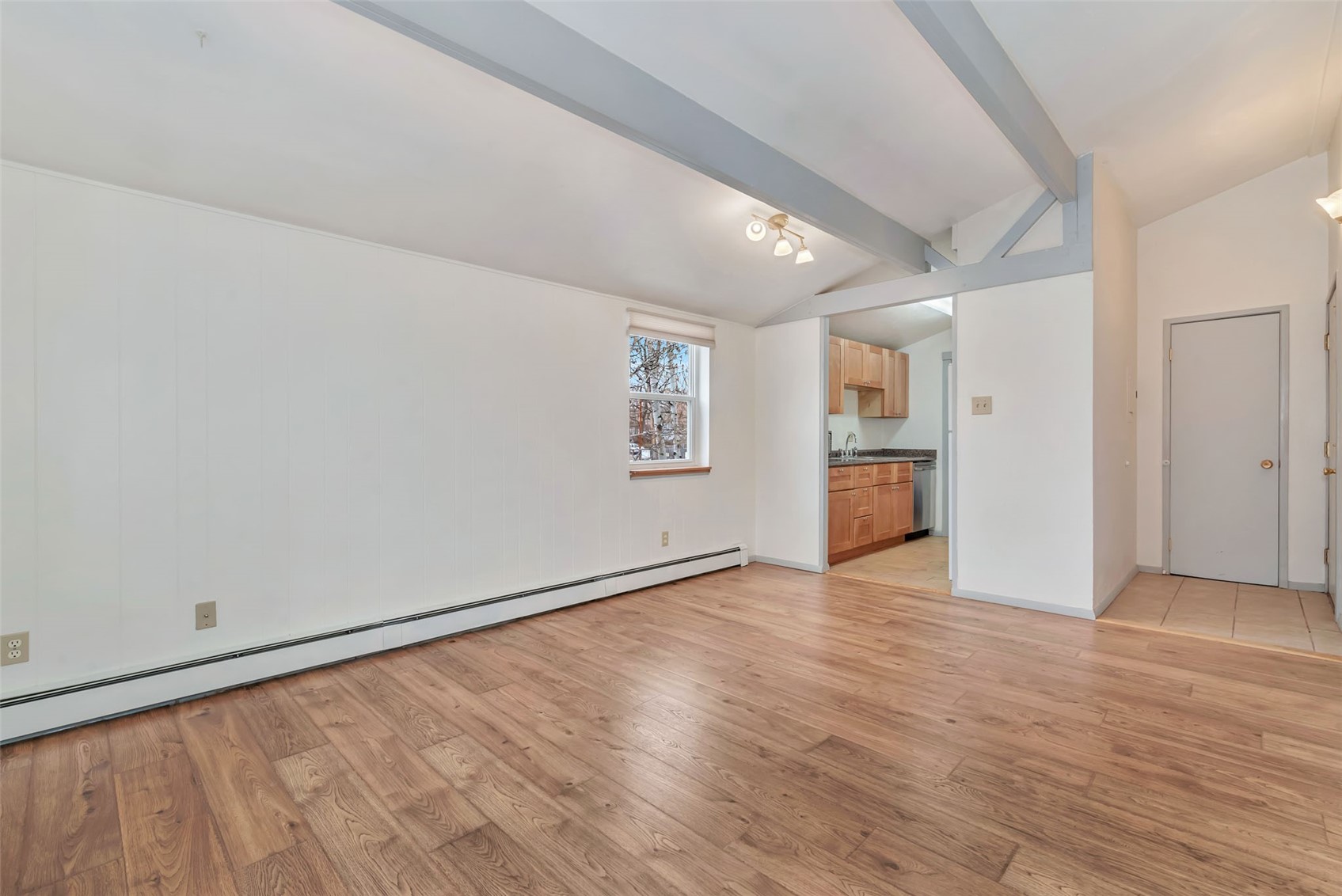 427 E Washington Avenue A & B Property Photo 3