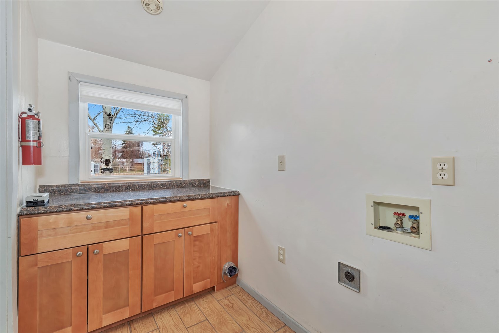 427 E Washington Avenue A & B Property Photo 6