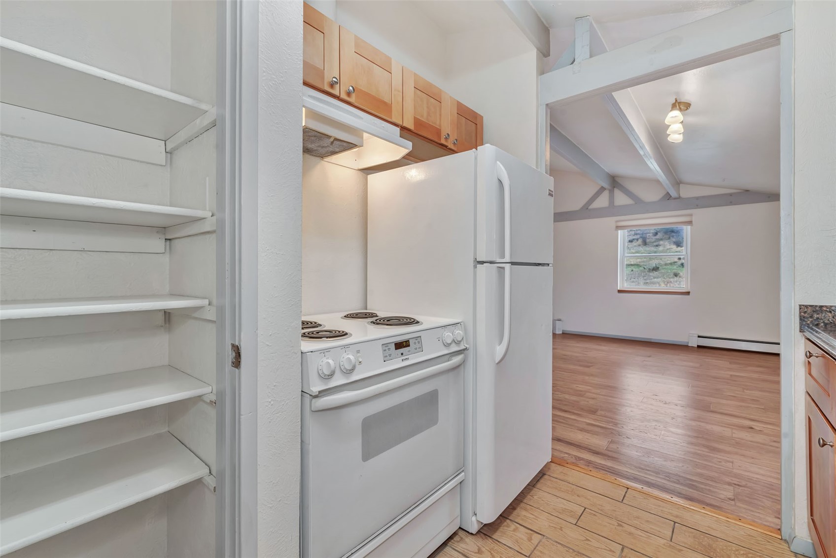 427 E Washington Avenue A & B Property Photo 8
