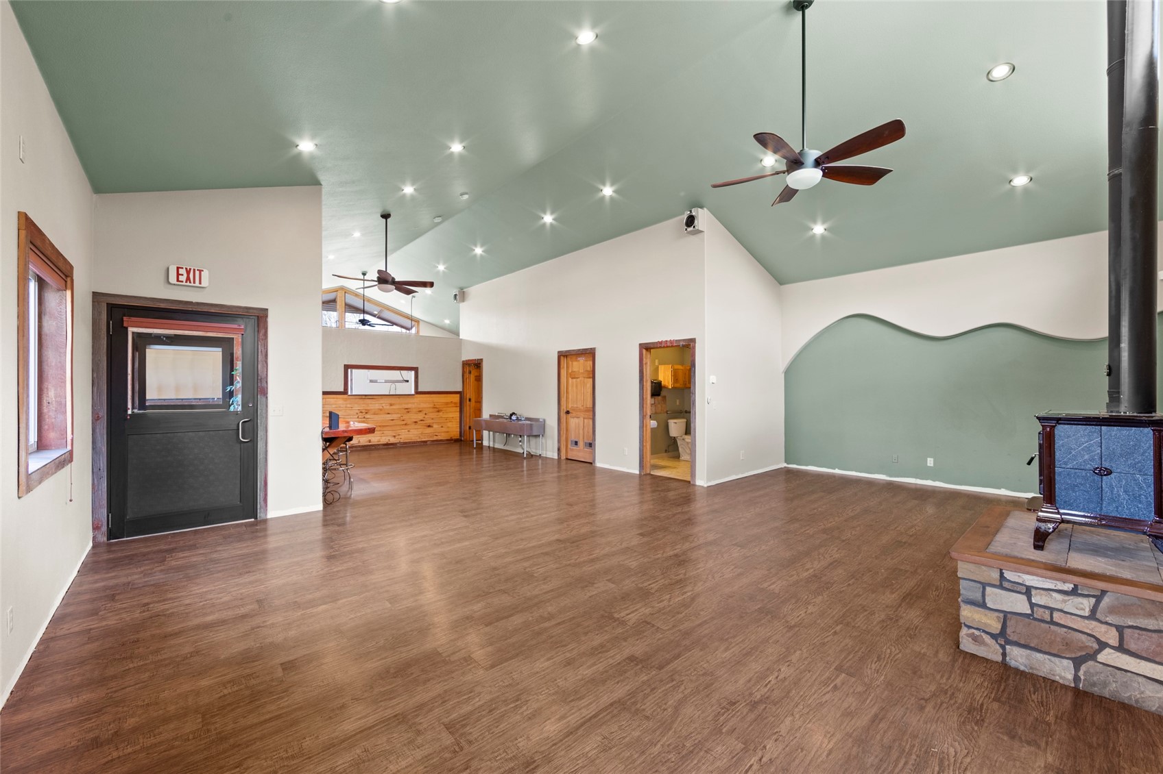 606 W Byers Avenue Property Photo 6
