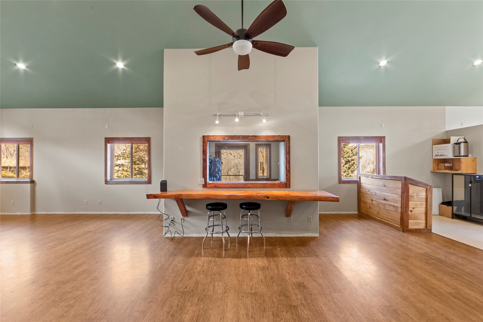 606 W Byers Avenue Property Photo 7