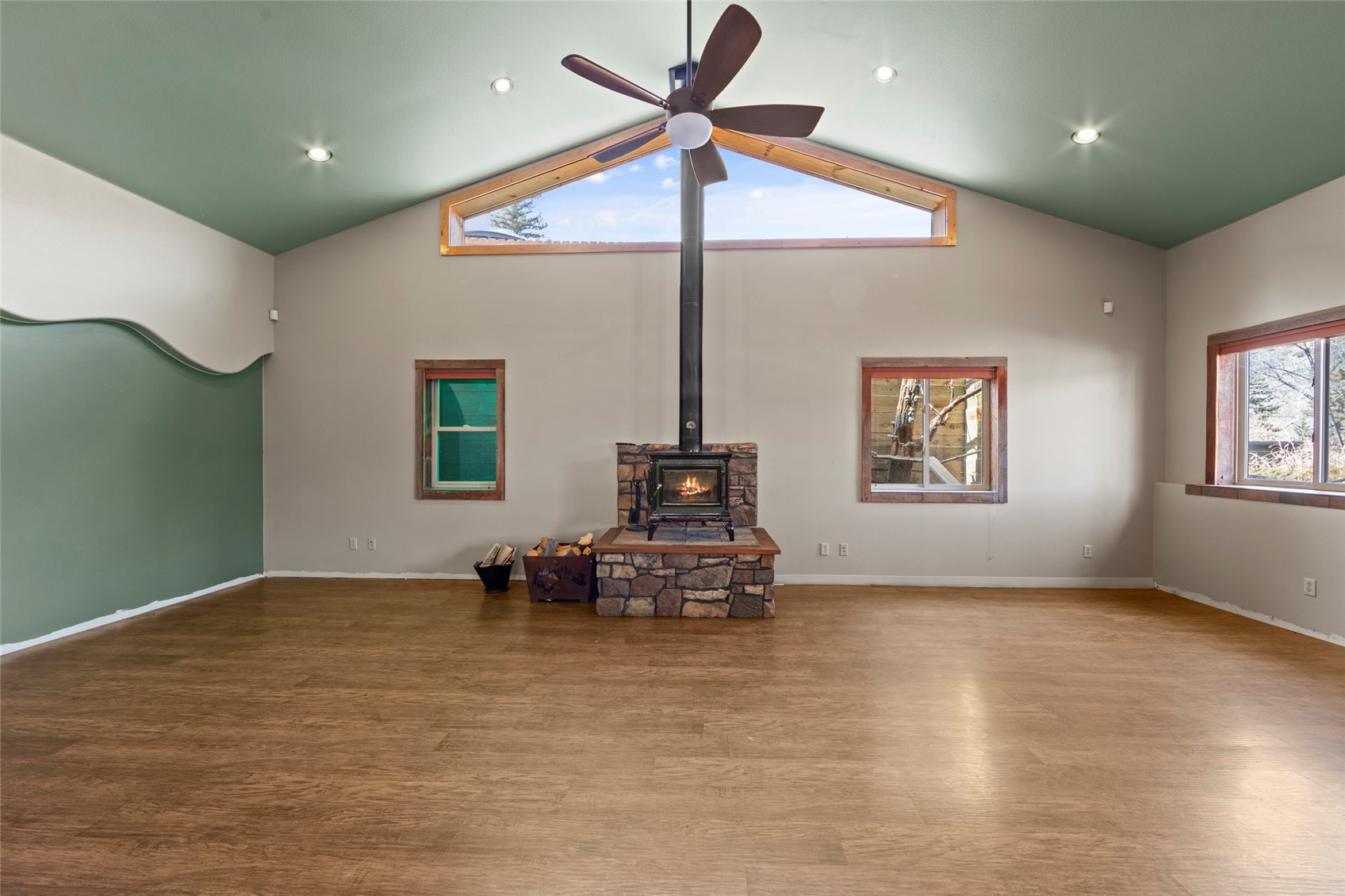 606 W Byers Avenue Property Photo 10