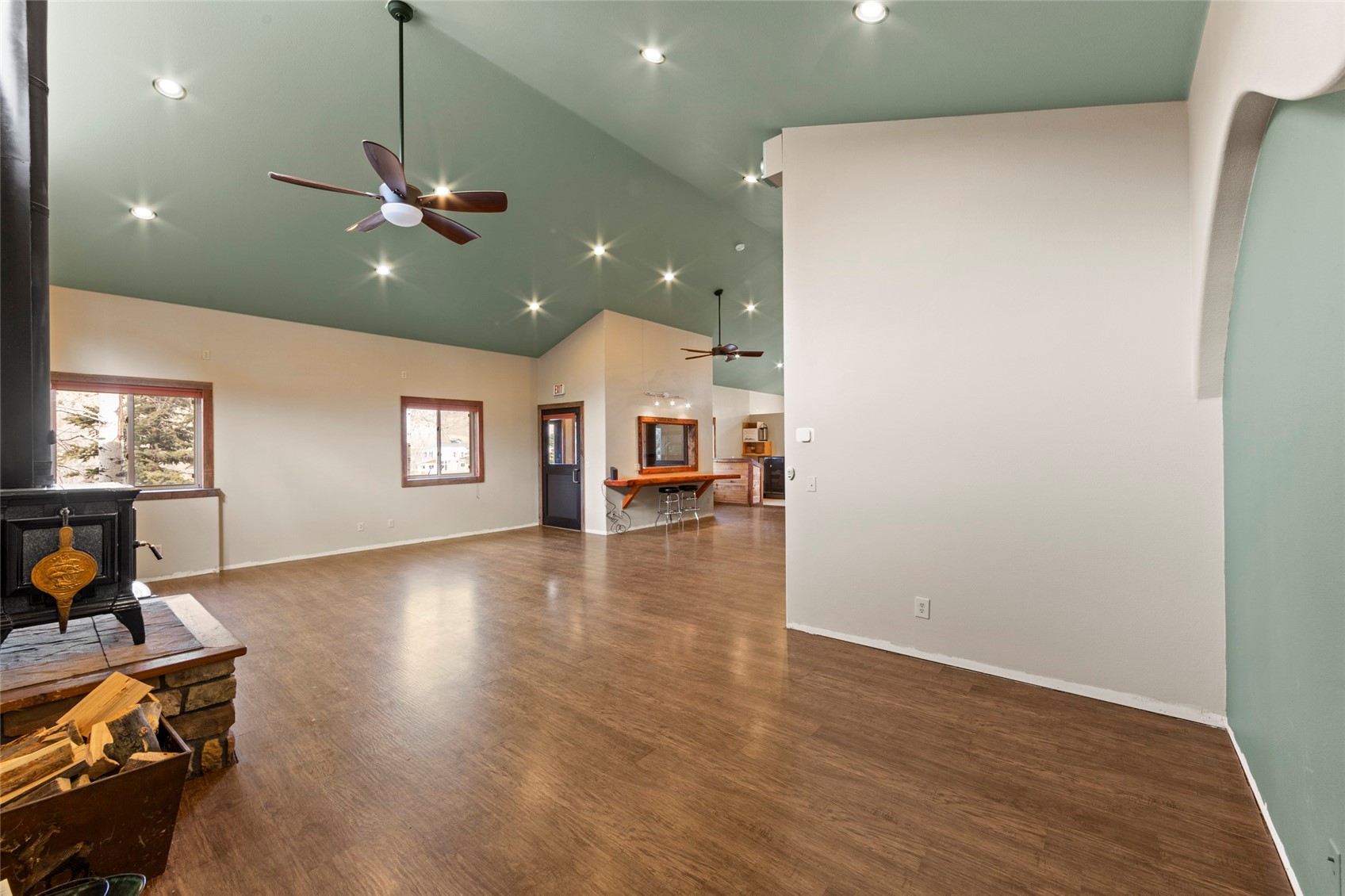 606 W Byers Avenue Property Photo 11