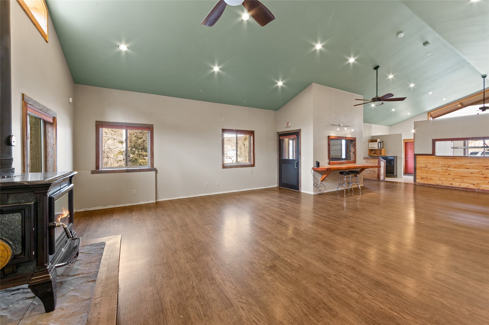 606 W Byers Avenue Property Photo 12