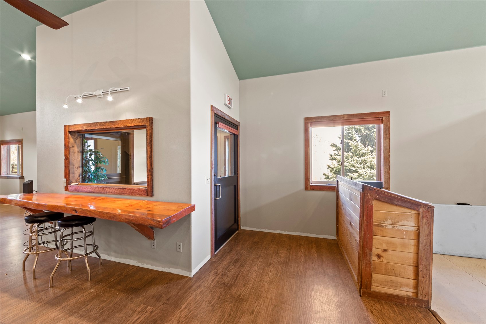 606 W Byers Avenue Property Photo 25