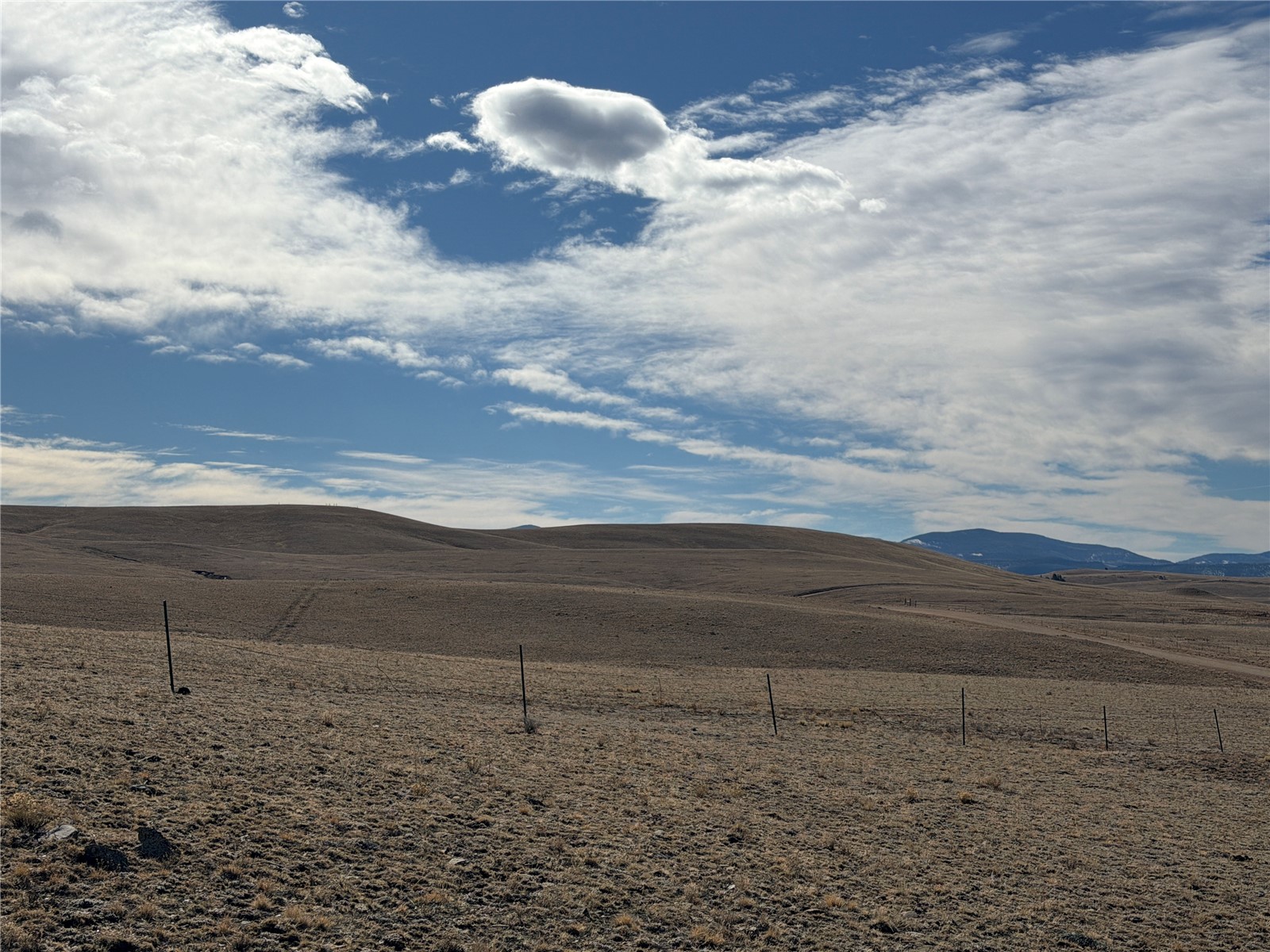 66 Wagon Wheel Road Property Photo 4