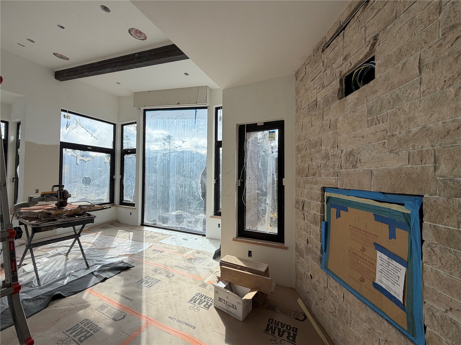 104 S Gold Flake Terrace Property Photo 7
