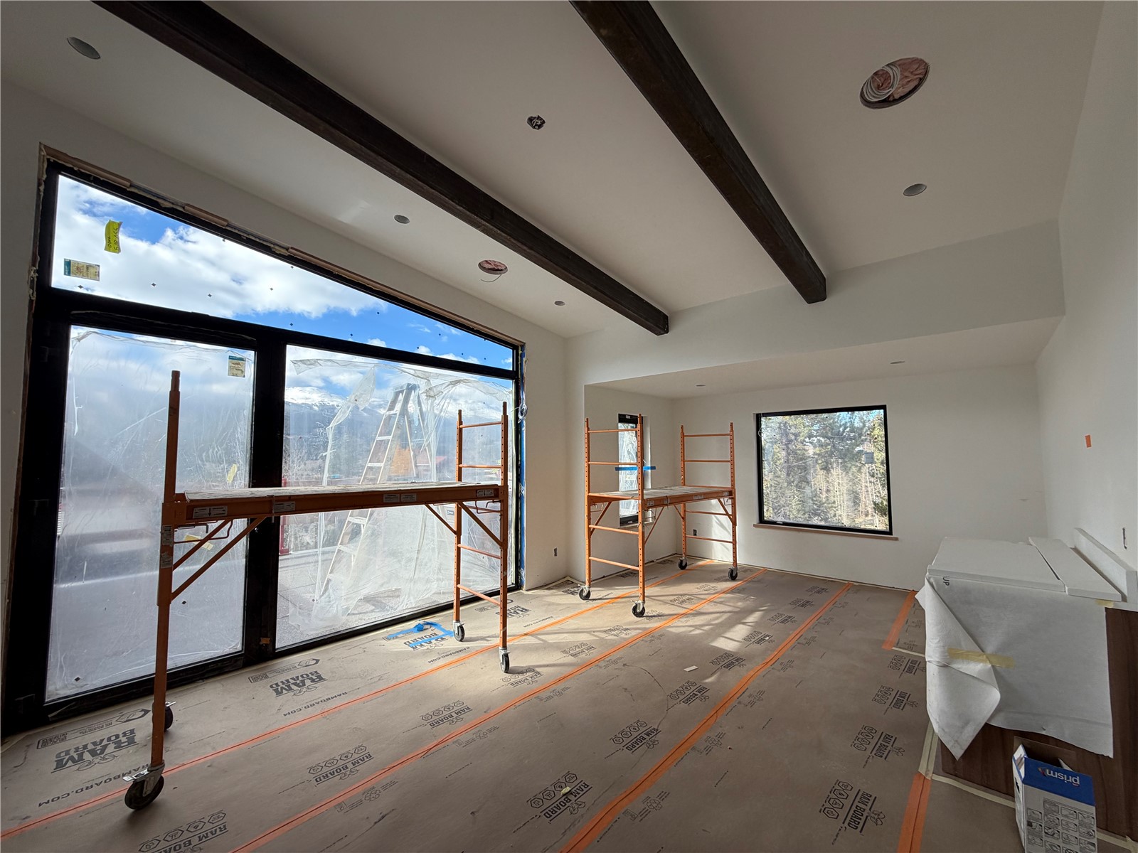 104 S Gold Flake Terrace Property Photo 8