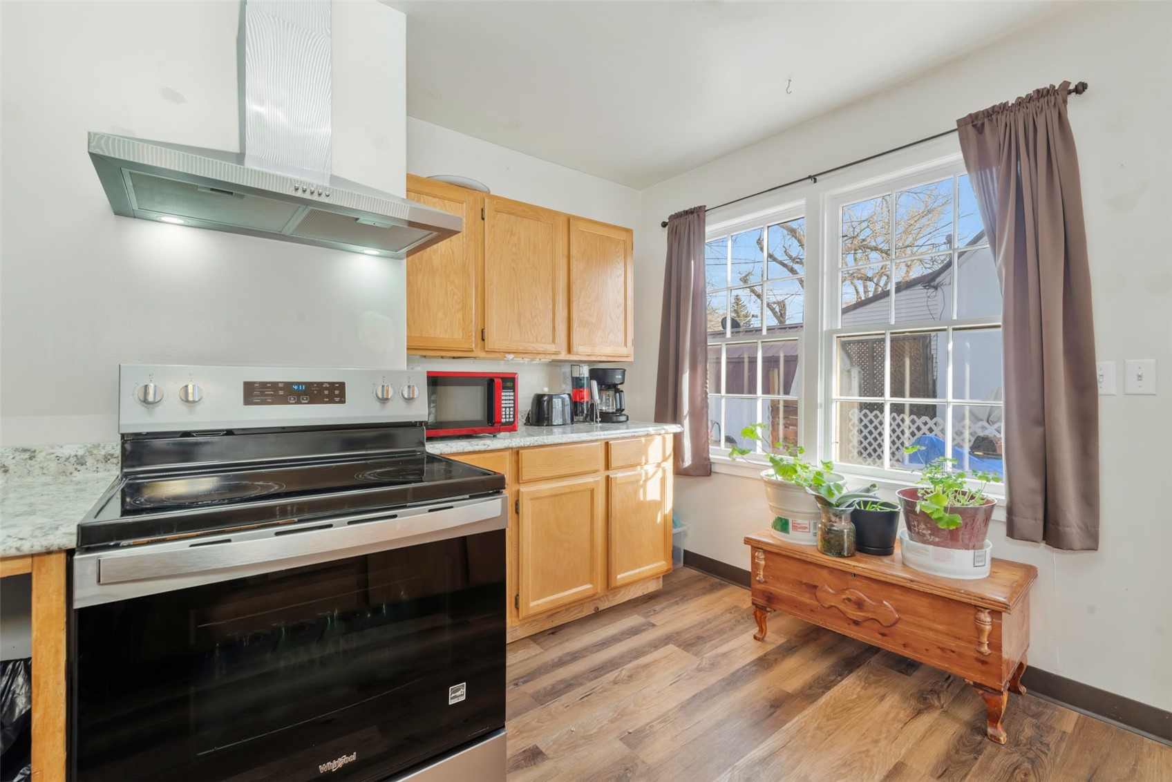 635 School Street Property Photo 3