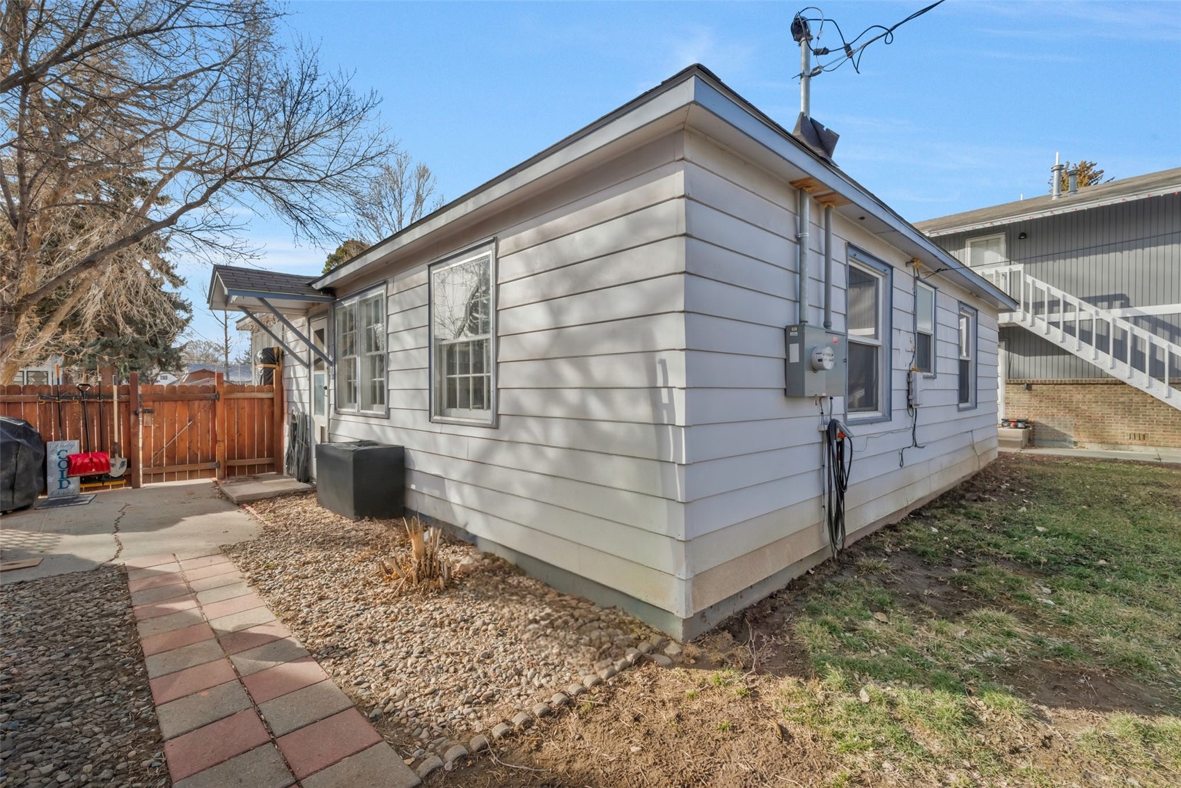 635 School Street Property Photo 20