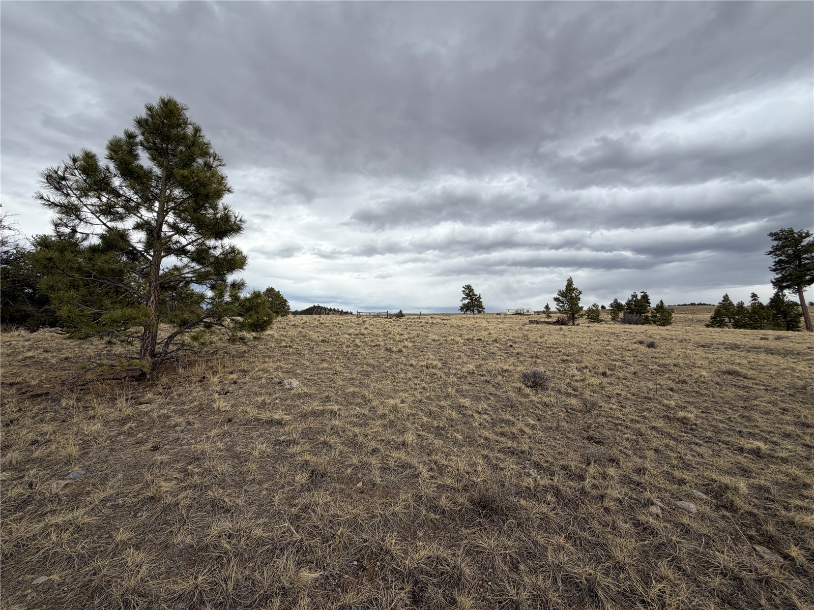 990 Coyotero Trail Property Photo 3