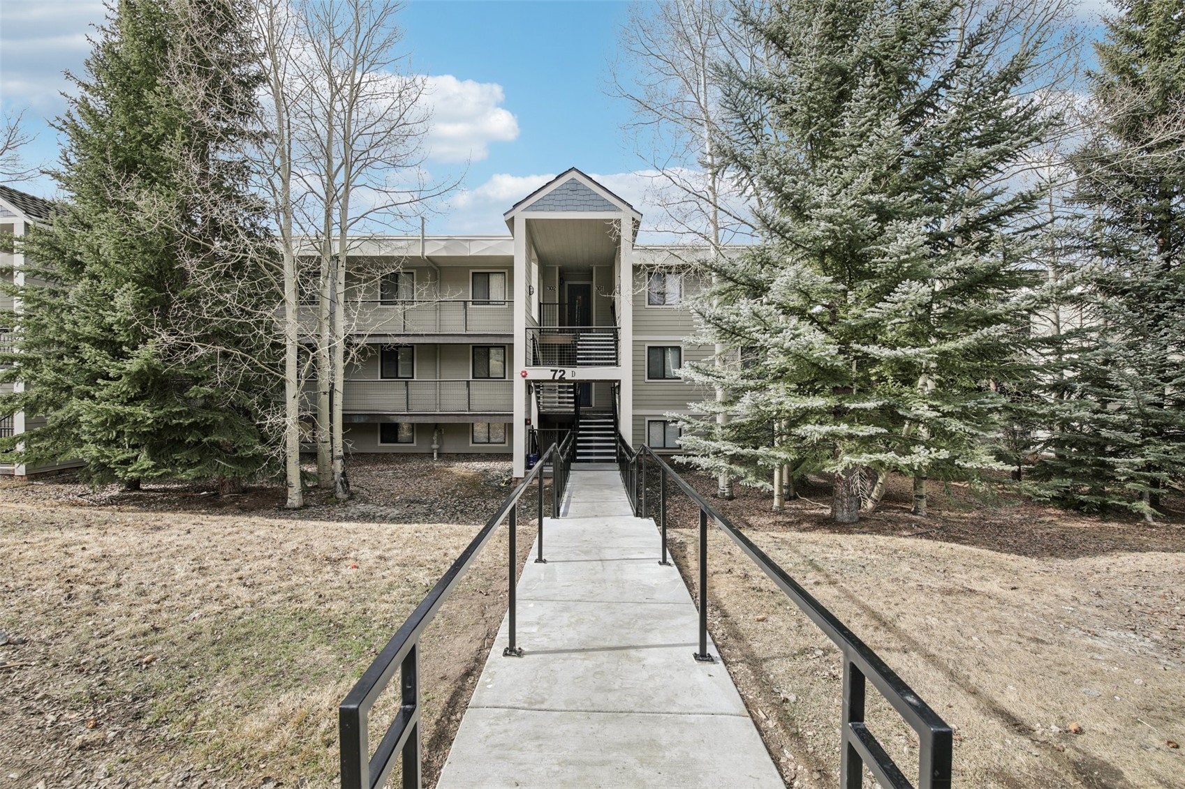 72 Corinthian Circle D202 Property Photo 4