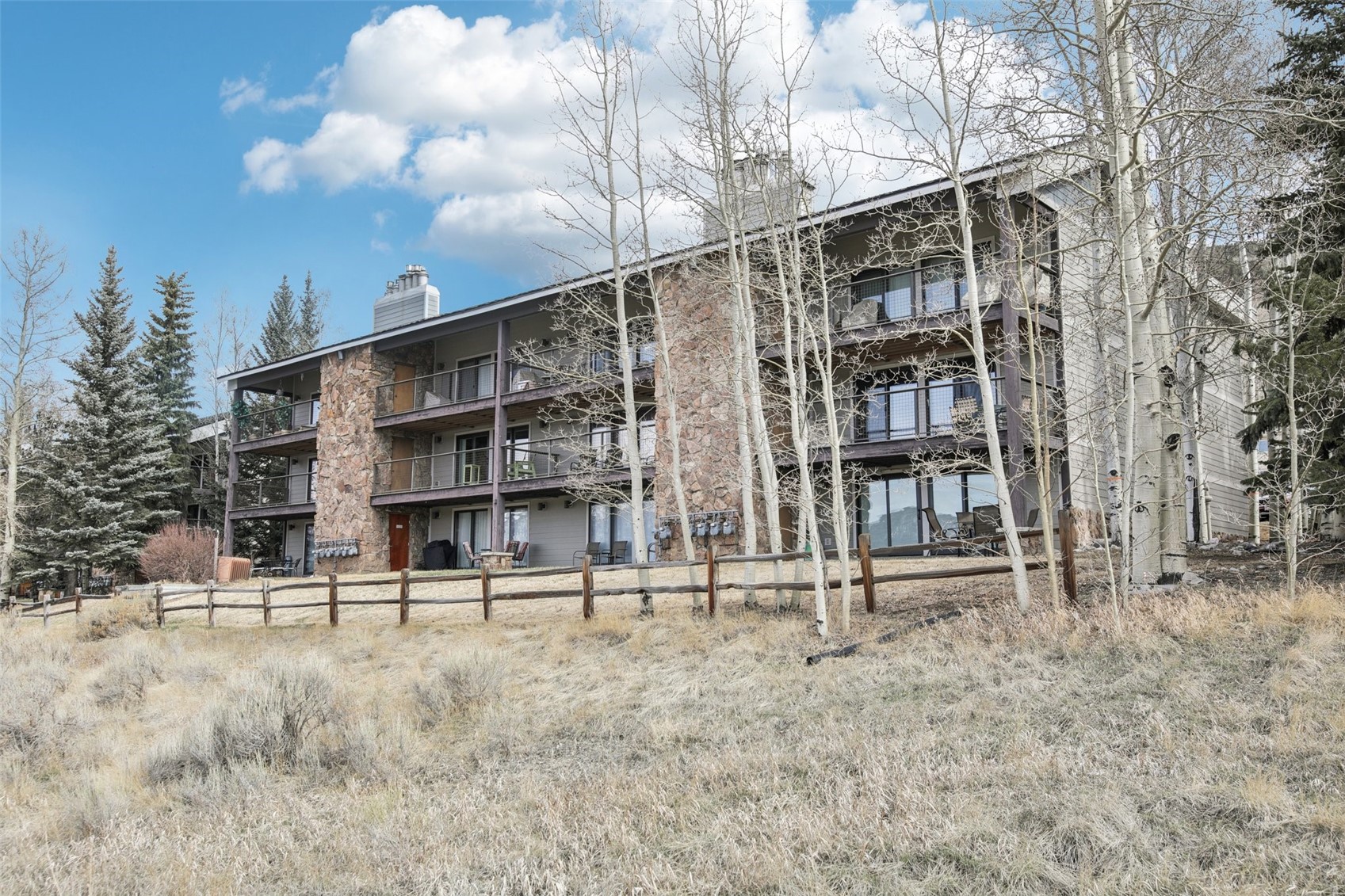 72 Corinthian Circle D202 Property Photo 29