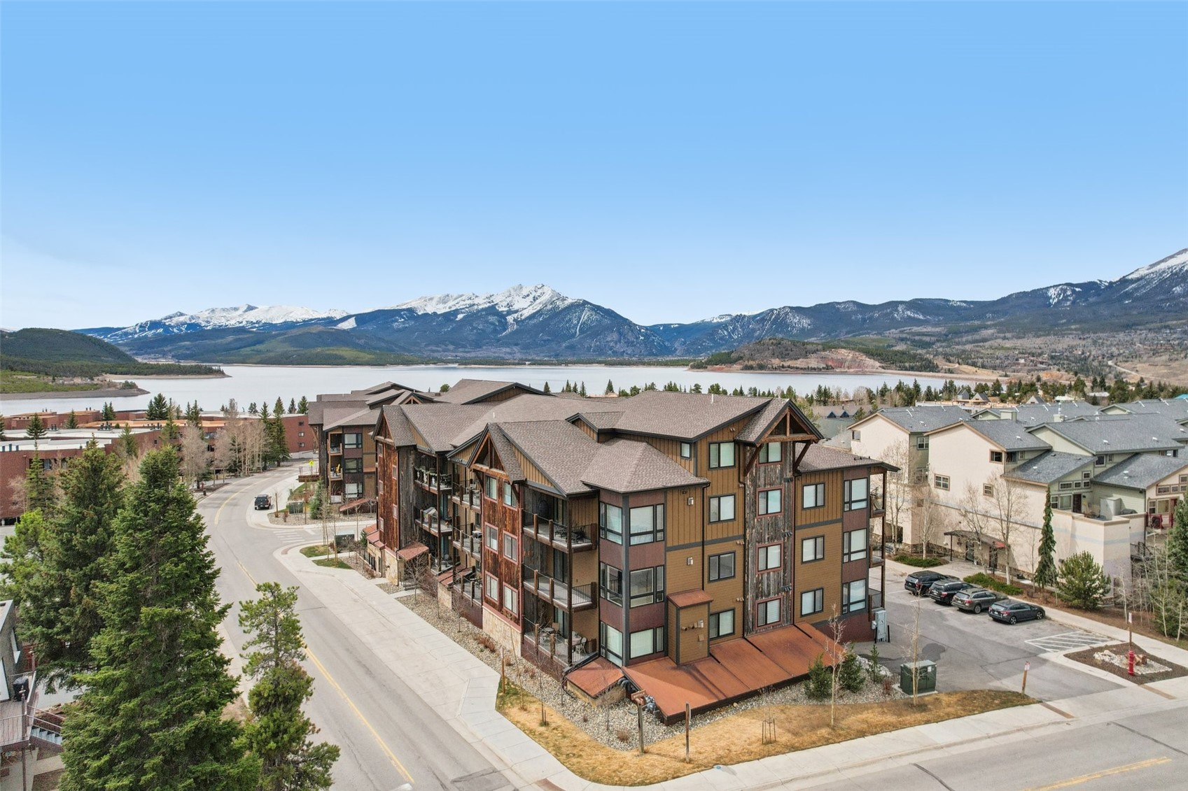 235 E La Bonte STREET 208