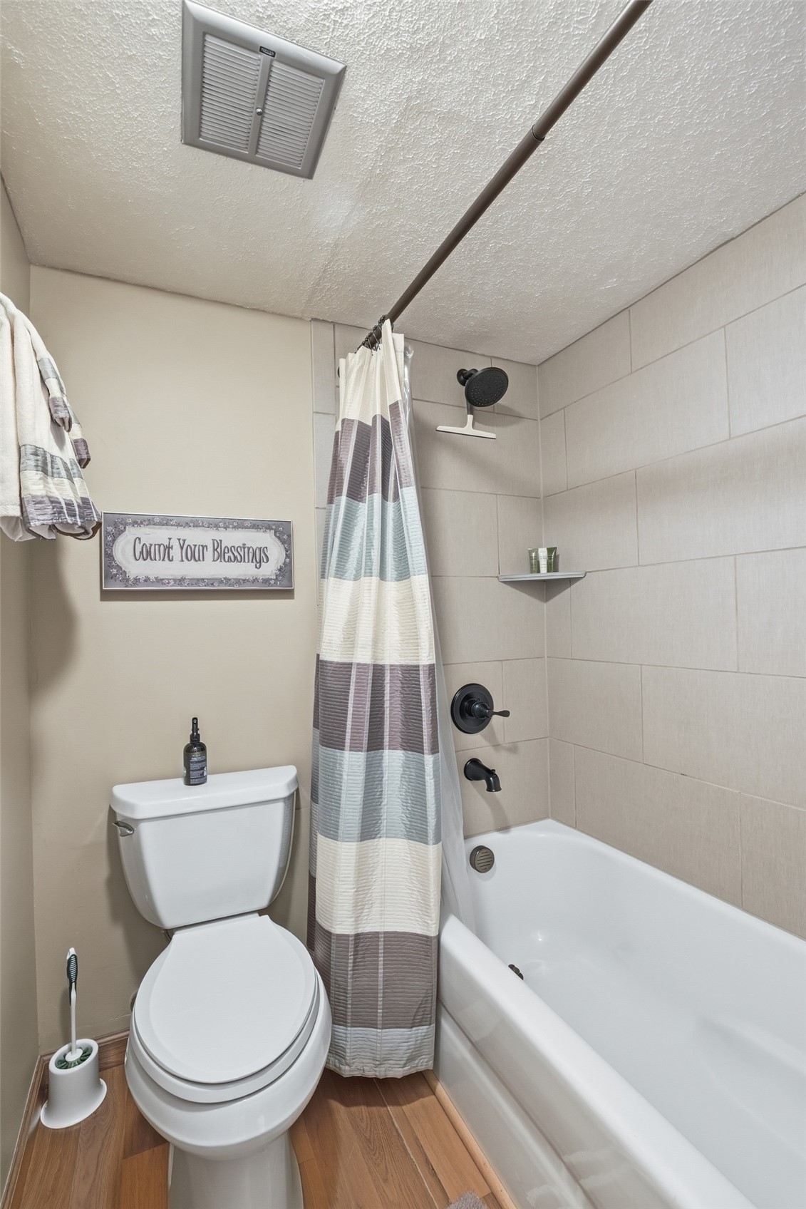 220 E La Bonte Street 219 Property Photo 27