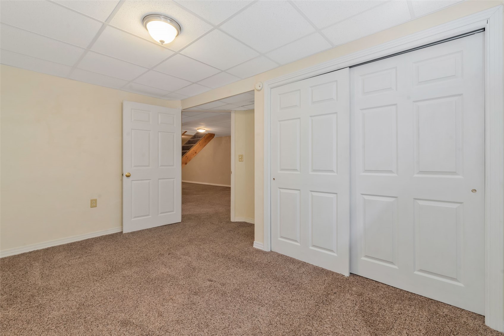 301 E View Drive Property Photo 33