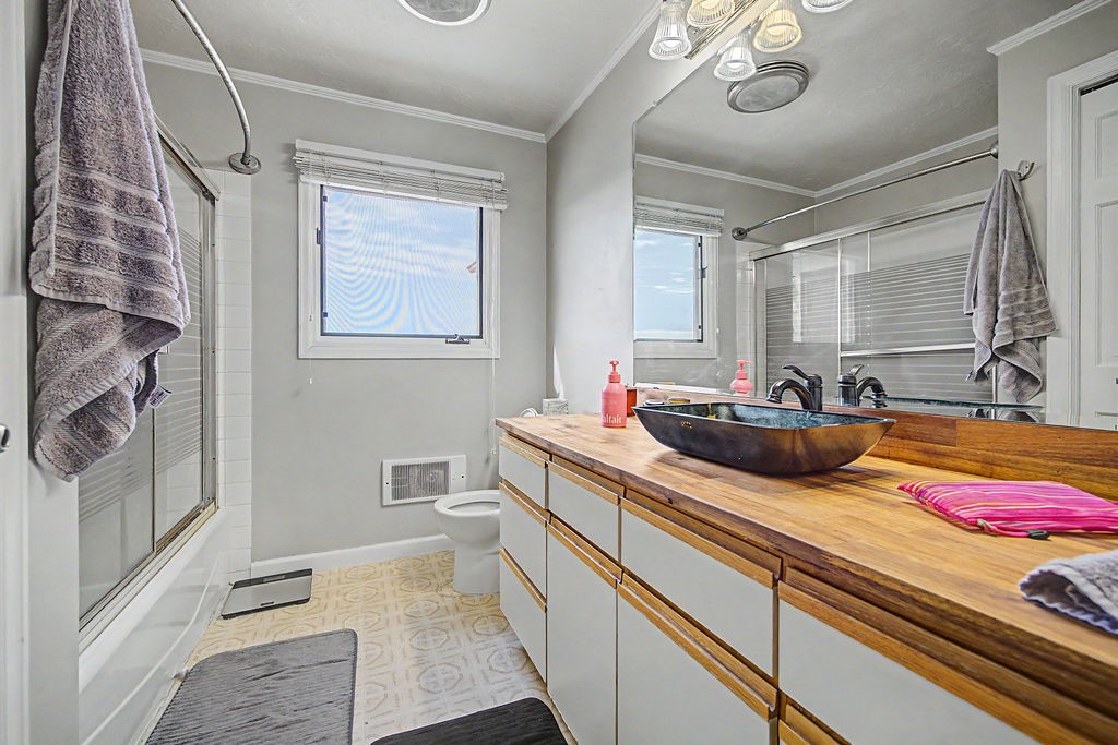 2014 E 9th Street Property Photo 17