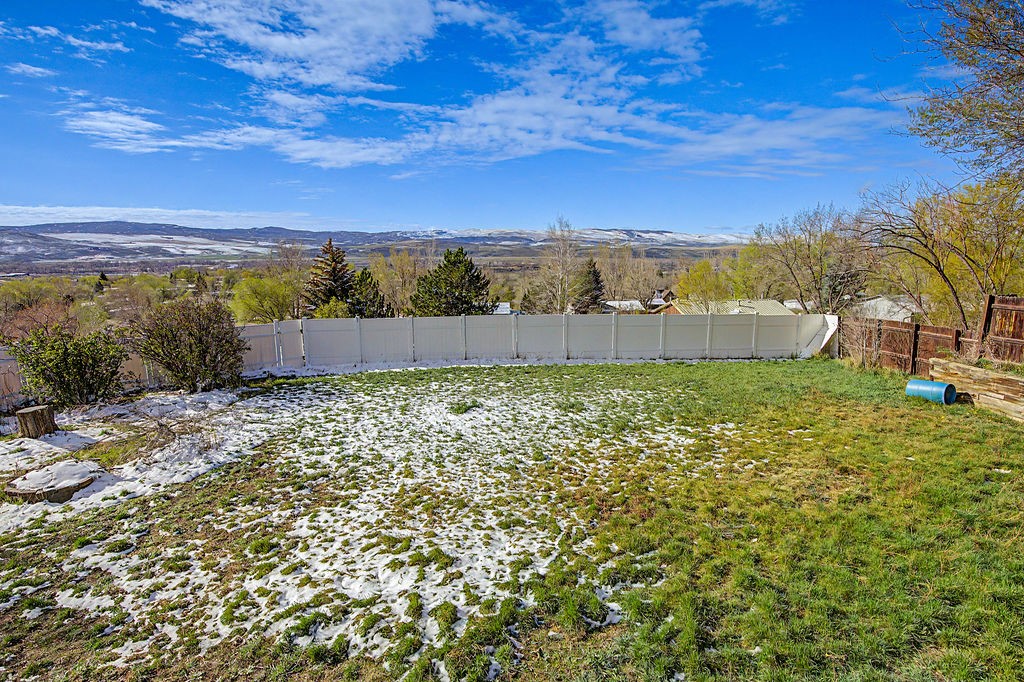 2014 E 9th Street Property Photo 24