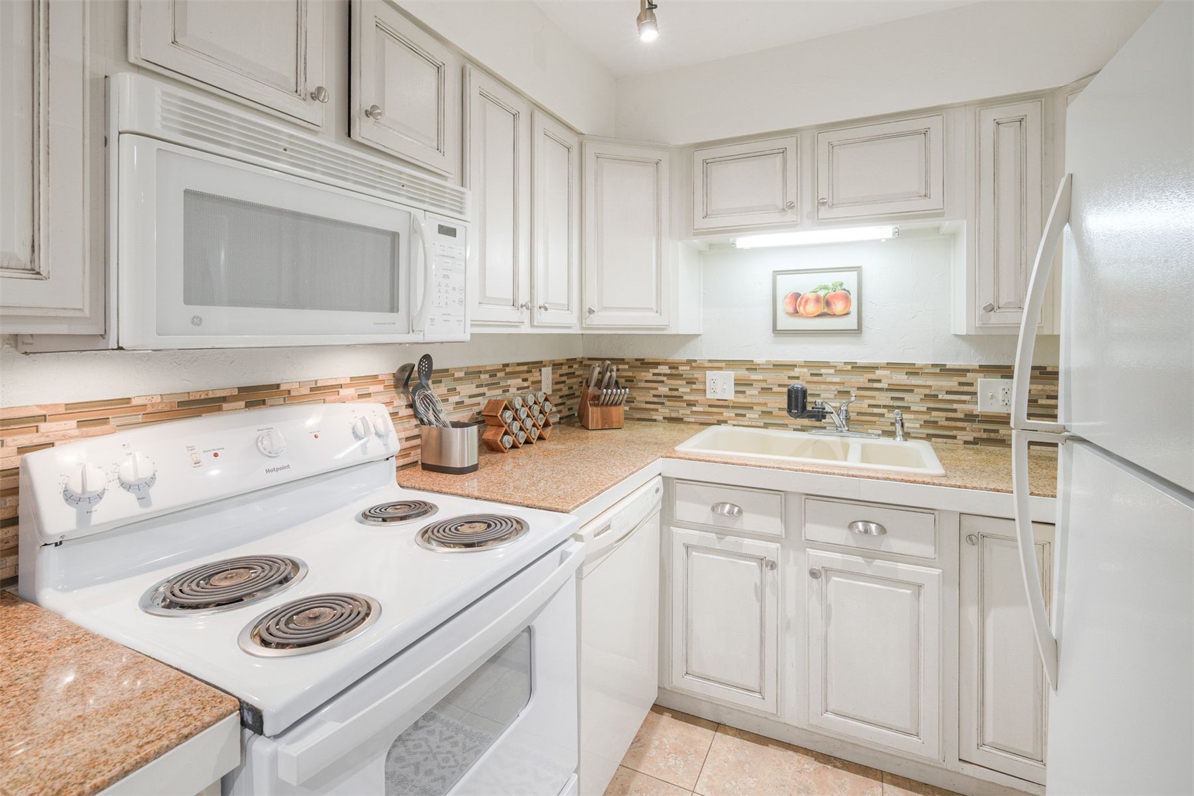 111 Corinthian Circle I Property Photo 16