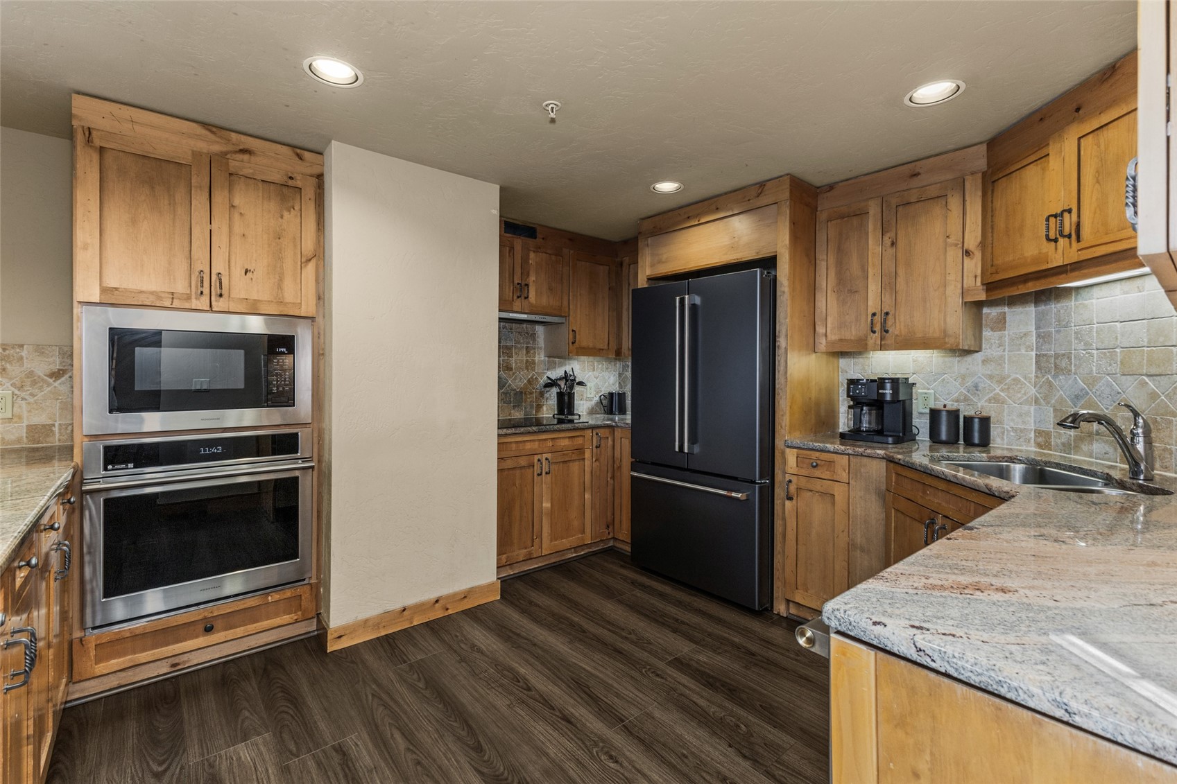 2300 Mt Werner Circle Ph703 Property Photo 6