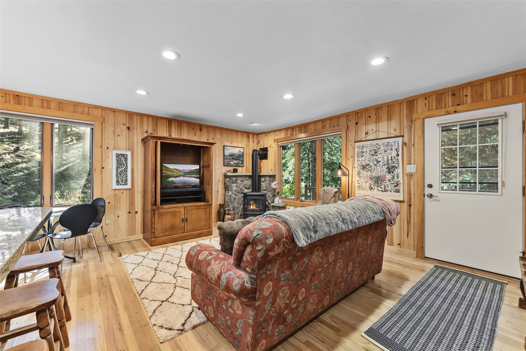 446 Blue River Road Property Photo 2