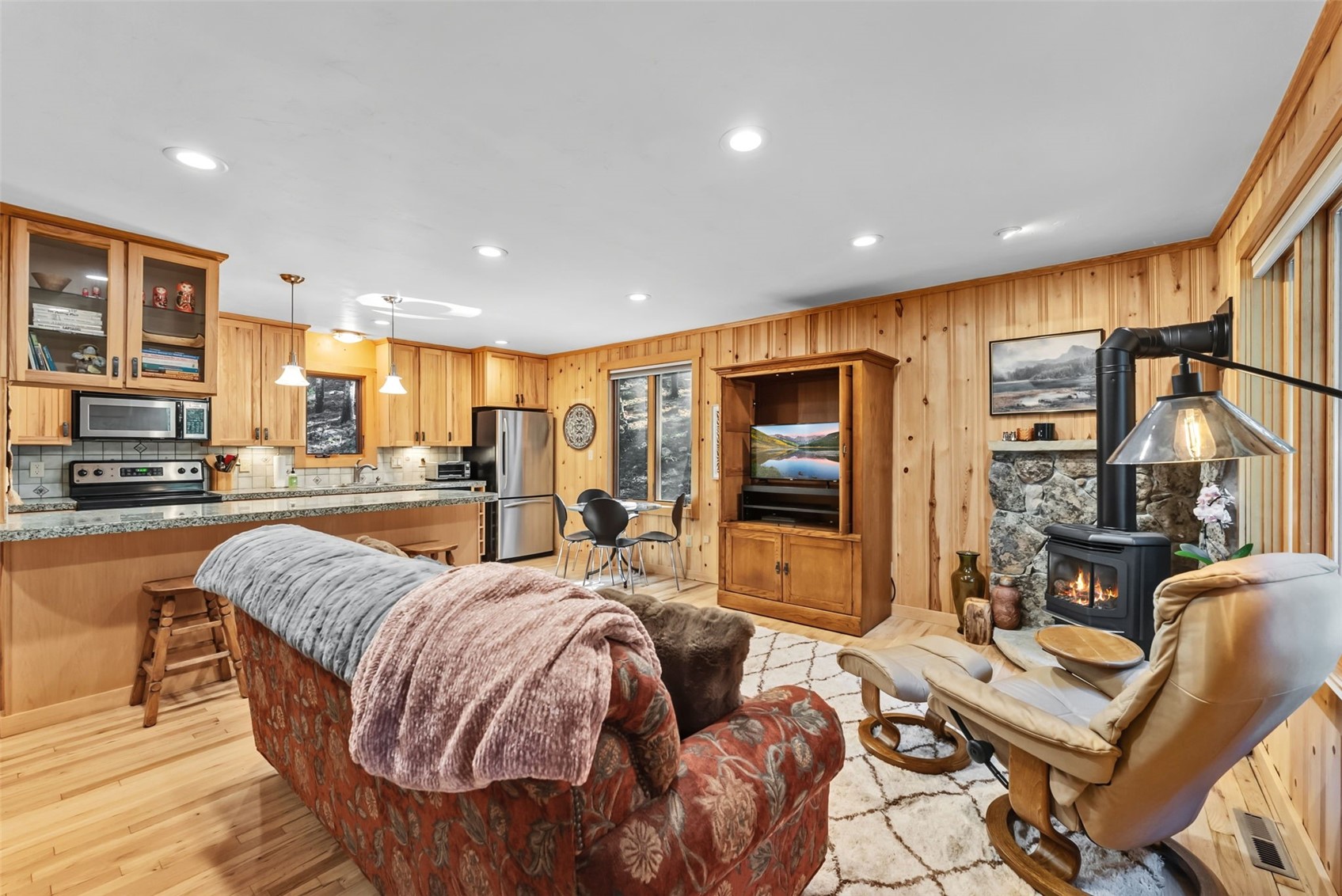 446 Blue River Road Property Photo 3
