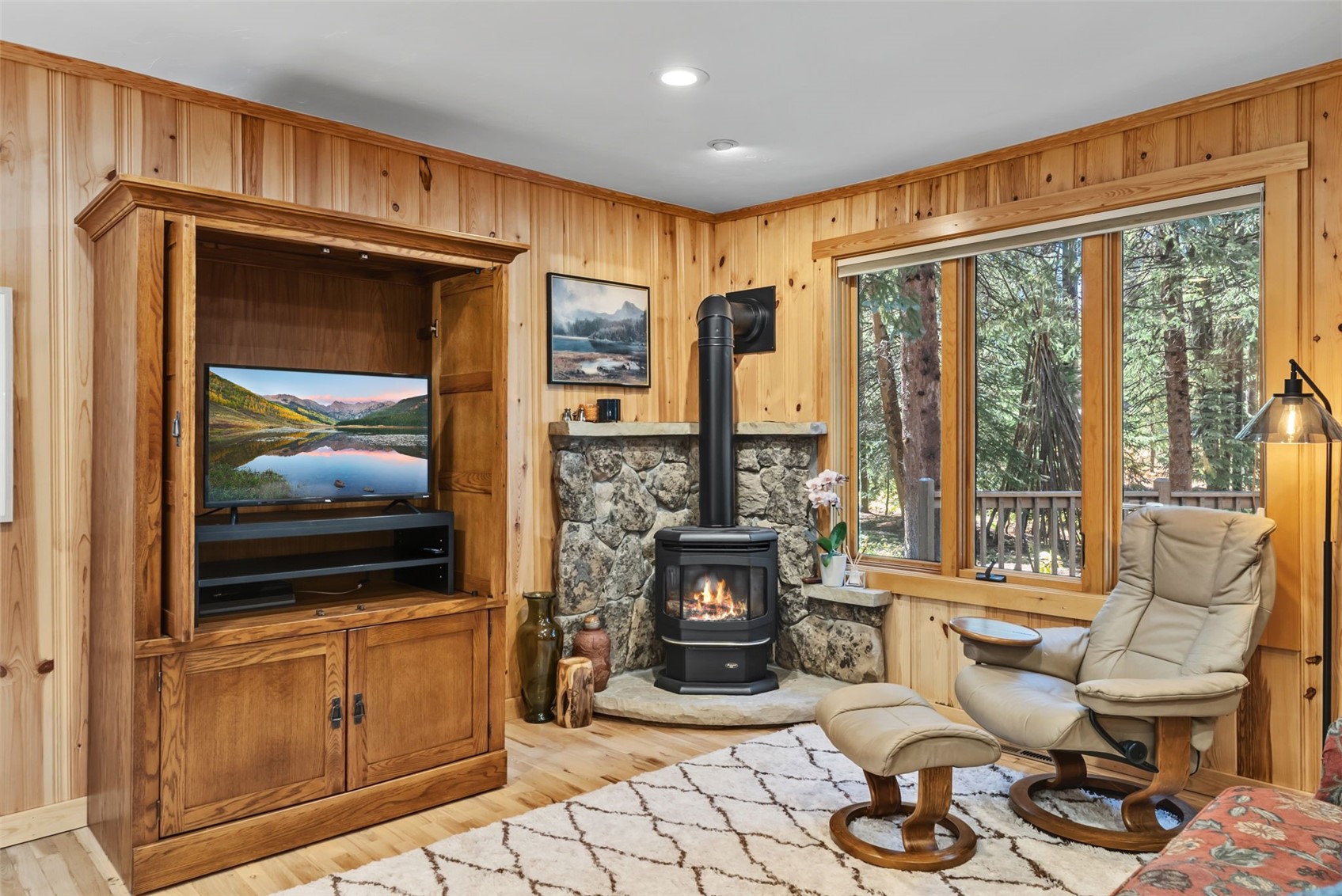 446 Blue River Road Property Photo 4