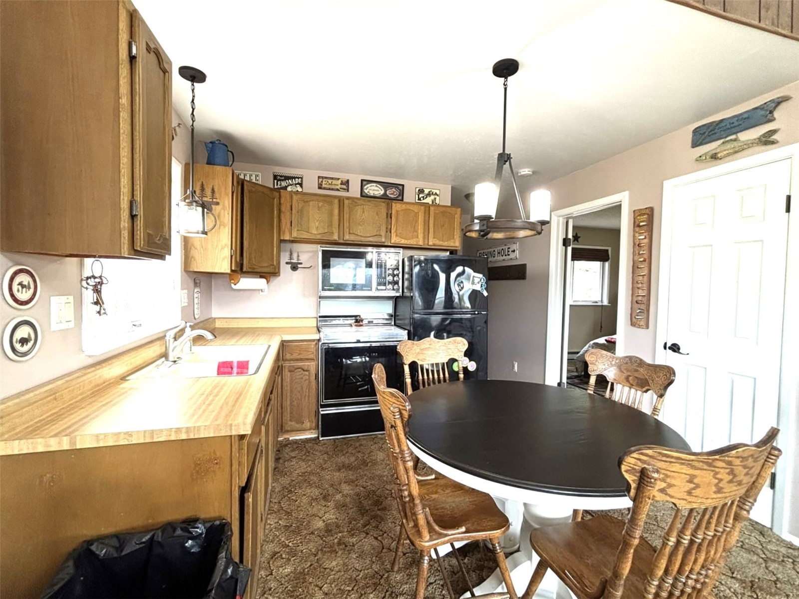 2138 Overland Circle Property Photo 6