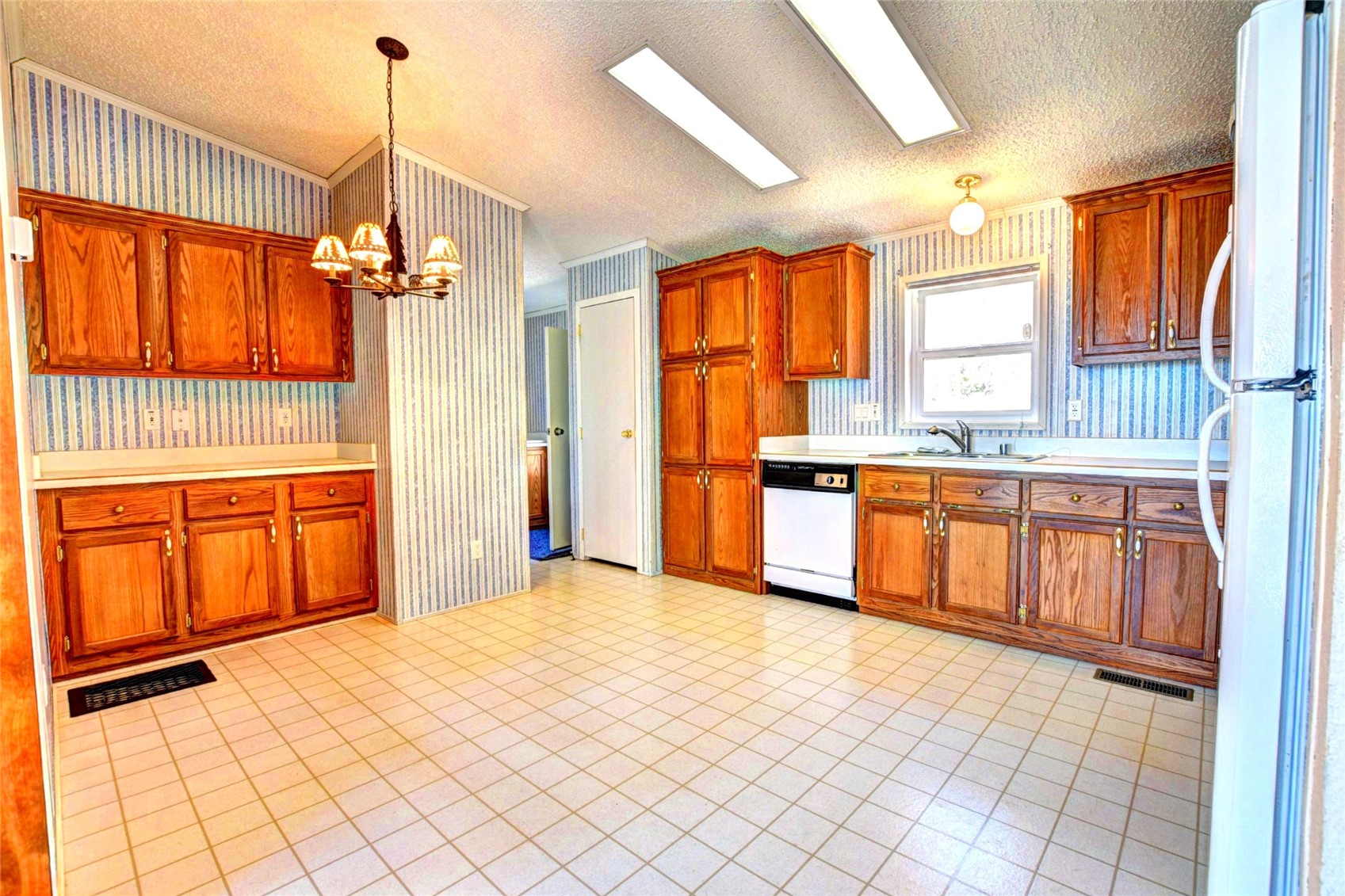 605 Lamb Mountain Road Property Photo 5