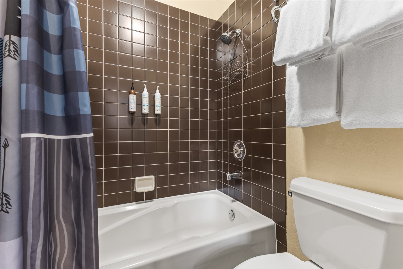 2025 Walton Creek Road 308 Property Photo 17