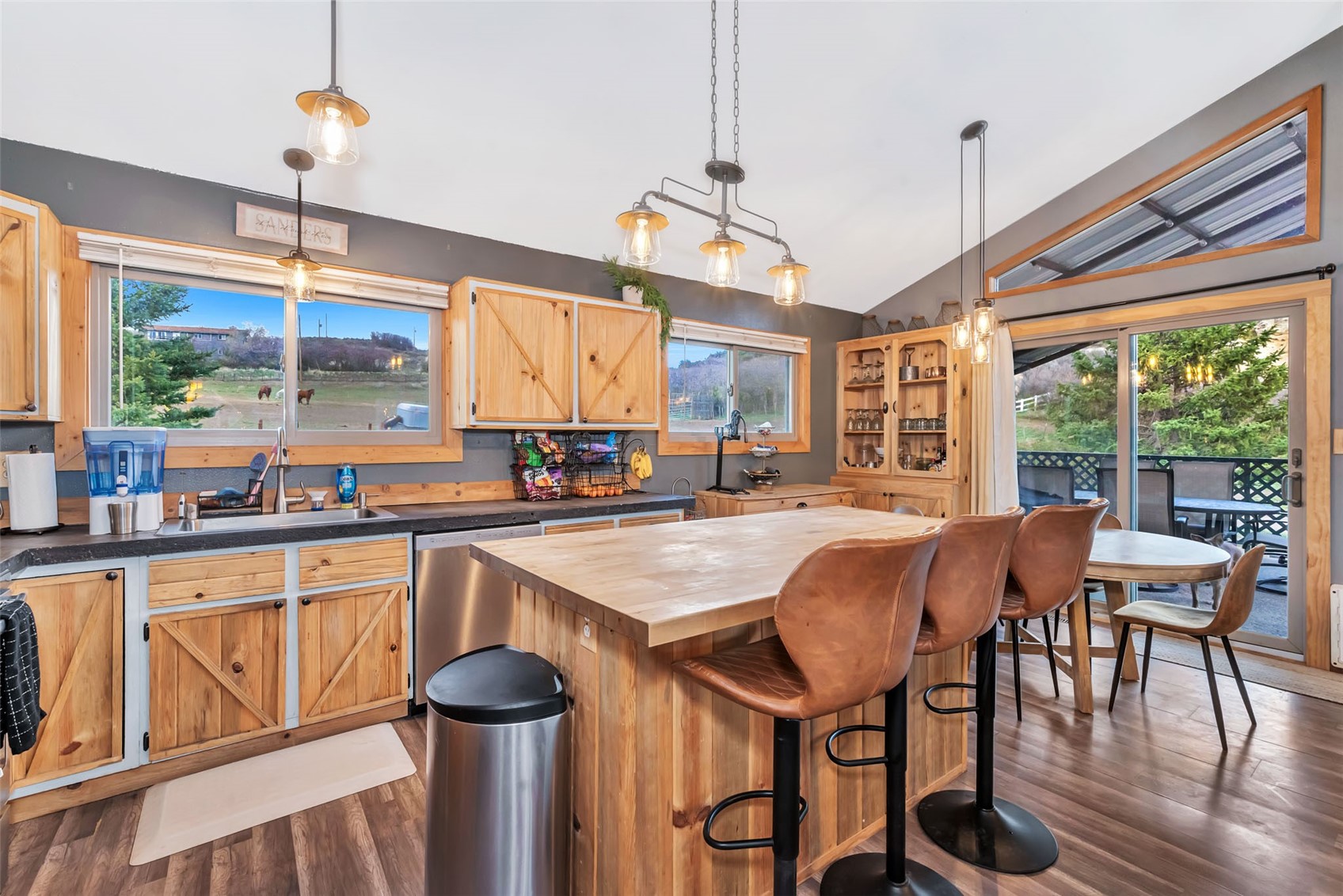 224 Meadow Lane Property Photo 4