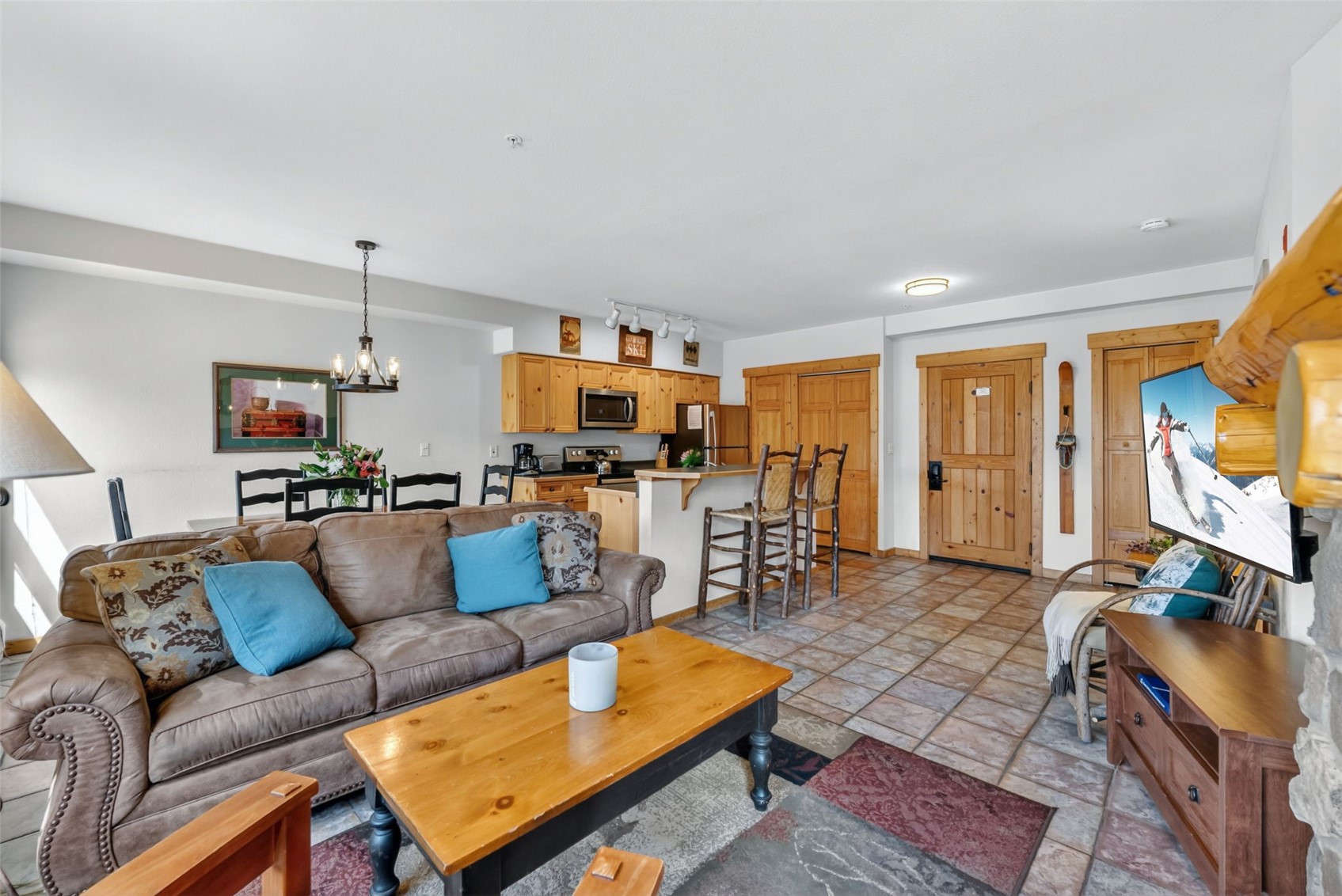 22784 Us Highway 6 2620 Property Photo 4