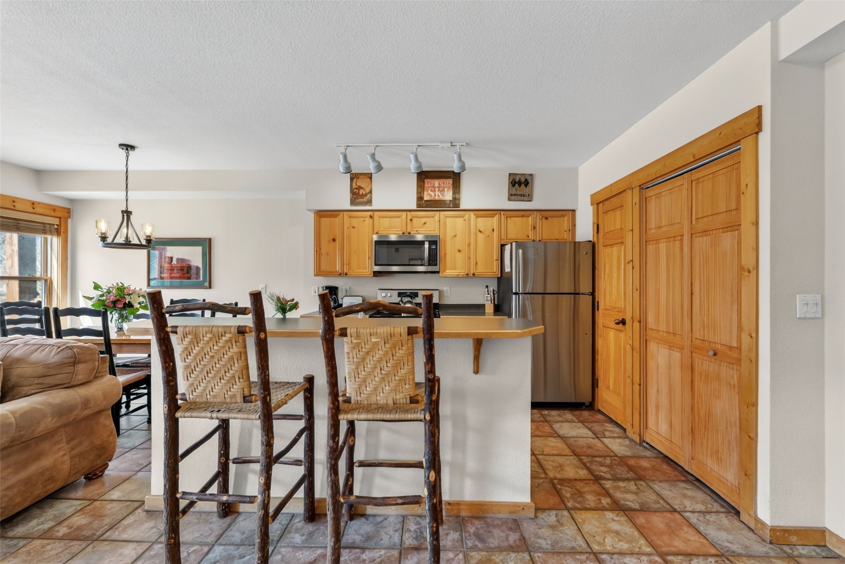 22784 Us Highway 6 2620 Property Photo 6