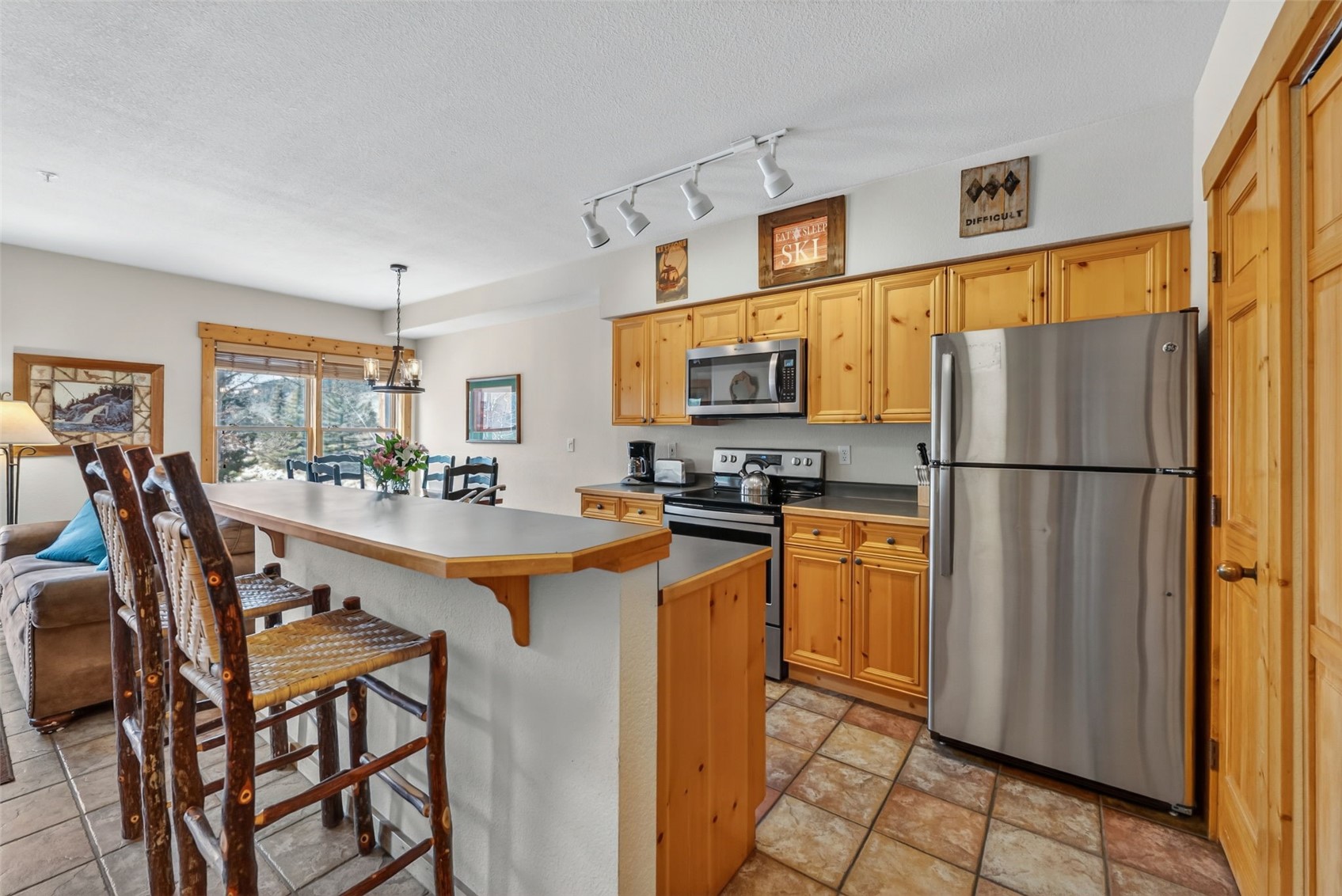 22784 Us Highway 6 2620 Property Photo 8