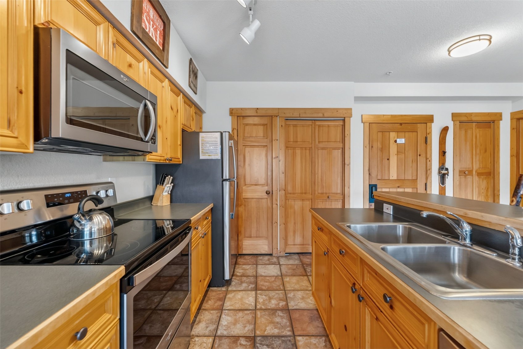 22784 Us Highway 6 2620 Property Photo 12