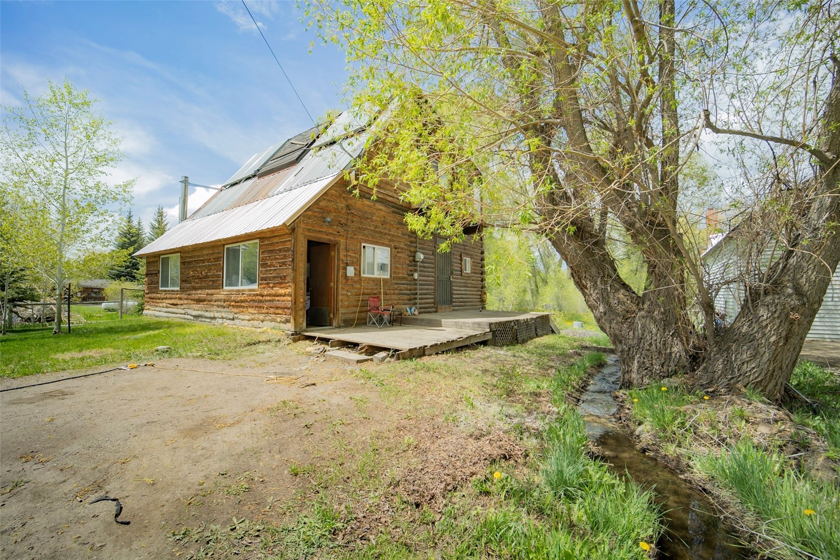 241 Moffat Avenue Property Photo 2