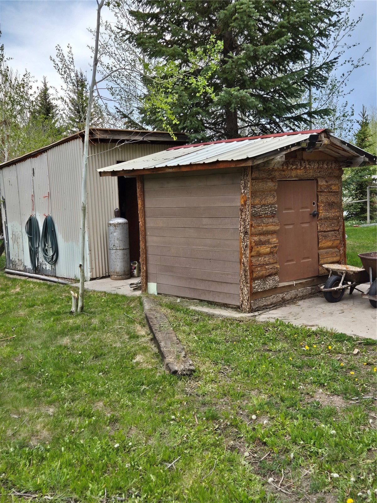 241 Moffat Avenue Property Photo 25
