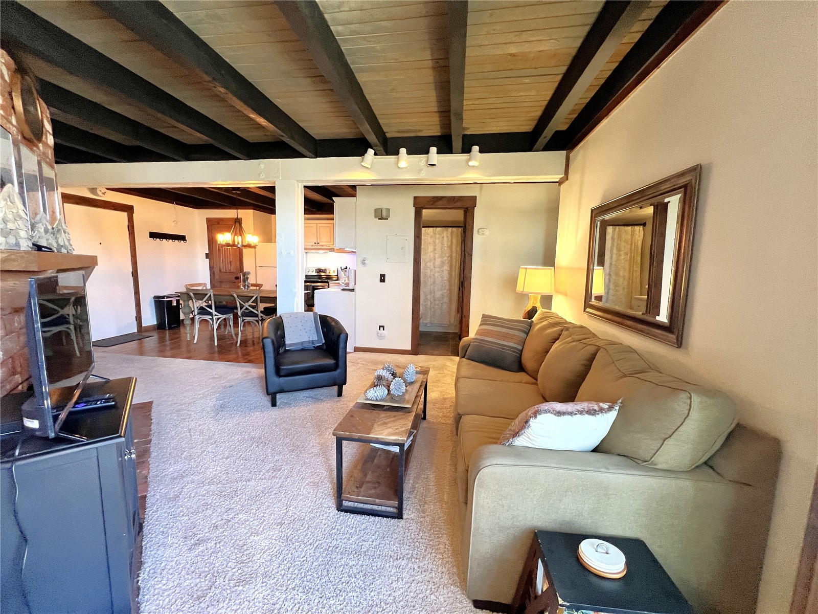 2100 Lodgepole Circle 202 Property Photo 8