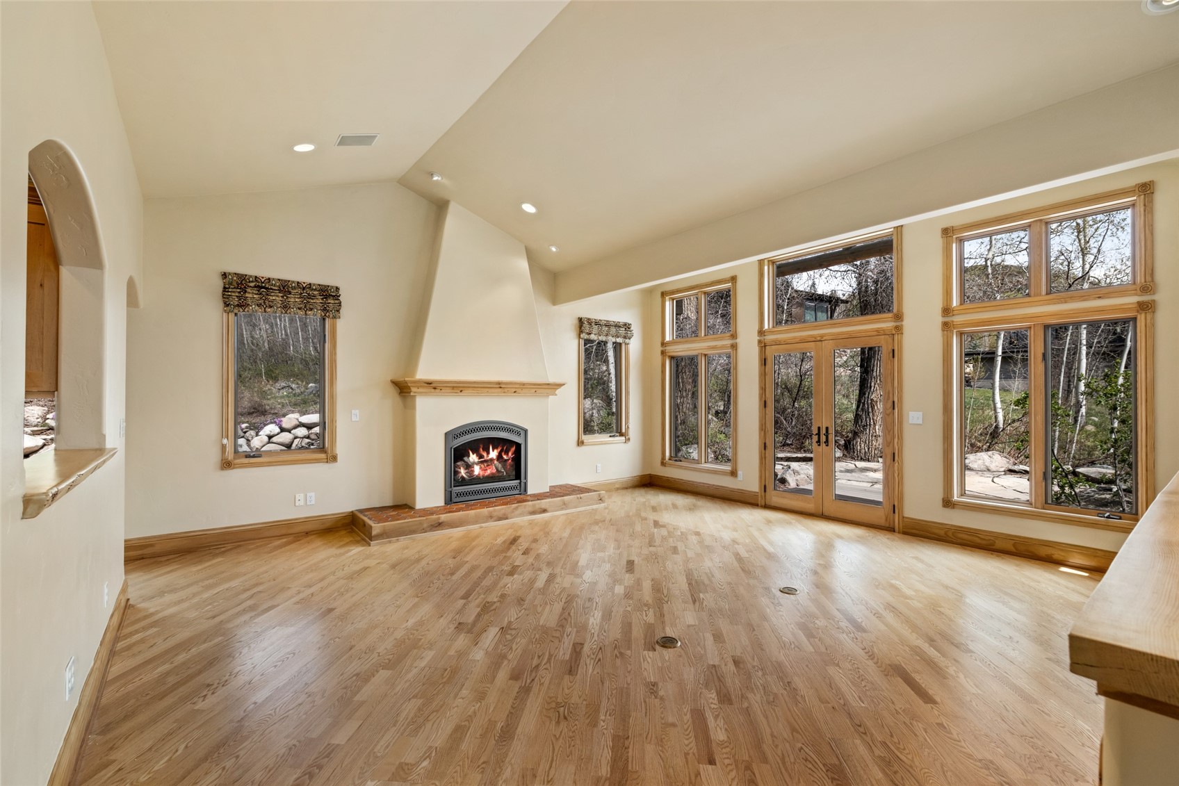 560 Steamboat Boulevard Property Photo 4